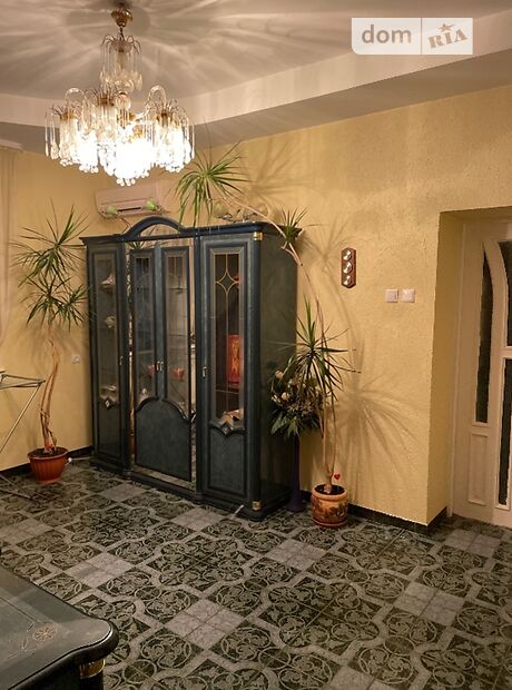 трехэтажная часть дома, 300 кв. м, кирпич. Сдается помесячно в село Гаразджа, Волынская обл. фото 1 трехэтажная часть дома, 300 кв. м, кирпич. Сдается помесячно в село Гаразджа, Волынская обл. фото 1