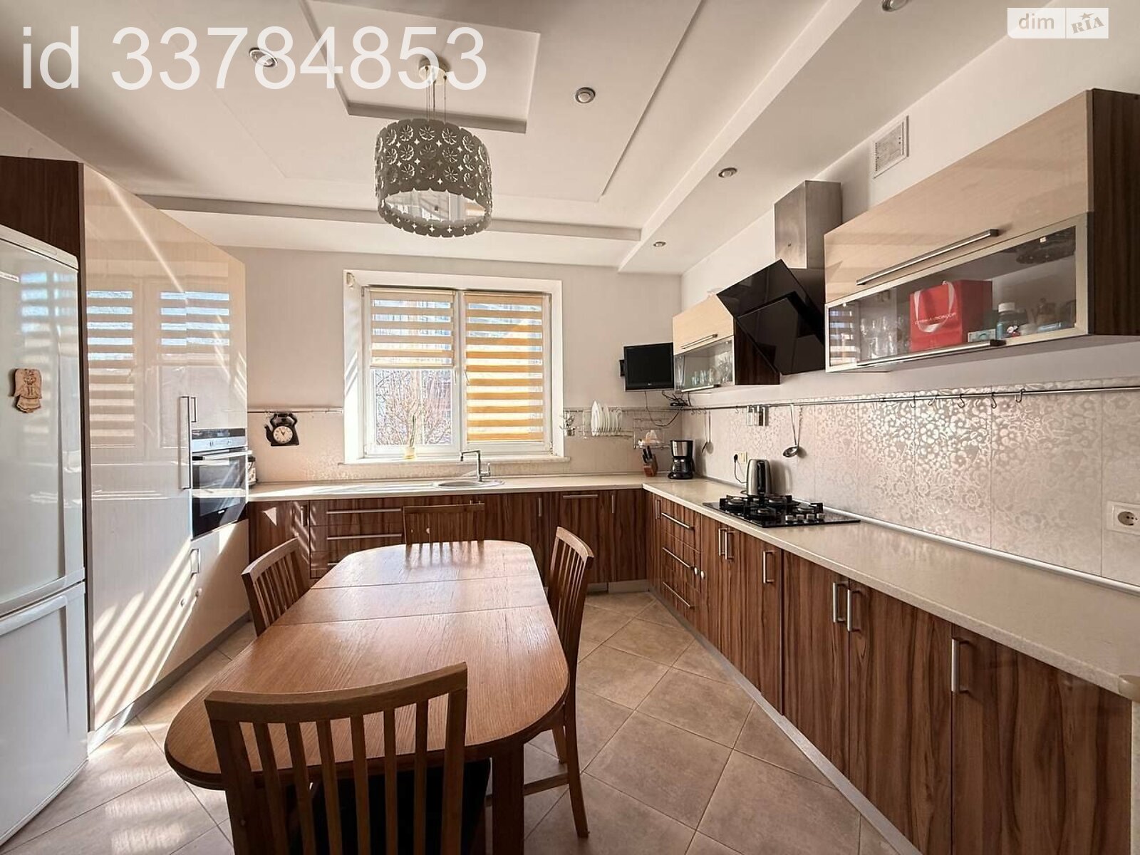 двухэтажная часть дома, 200 кв. м, кирпич. Сдается помесячно в Львове, в районе Богдановка фото 1 двухэтажная часть дома, 200 кв. м, кирпич. Сдается помесячно в Львове, в районе Богдановка фото 1