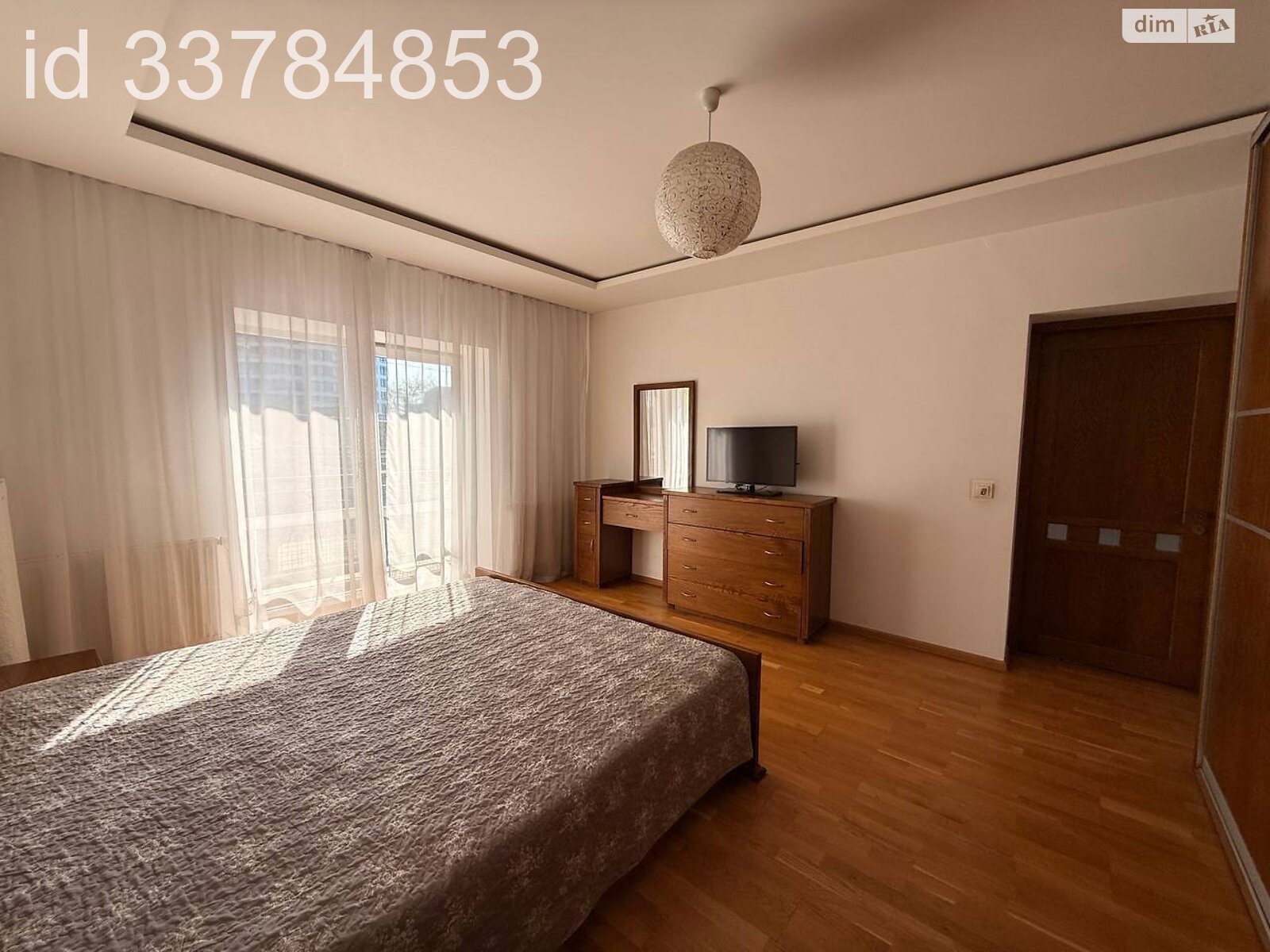 двухэтажная часть дома, 200 кв. м, кирпич. Сдается помесячно в Львове, в районе Богдановка фото 1 двухэтажная часть дома, 200 кв. м, кирпич. Сдается помесячно в Львове, в районе Богдановка фото 1