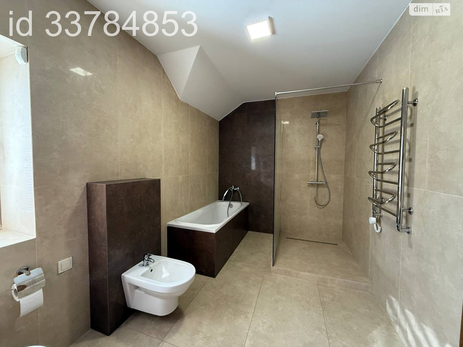 двухэтажная часть дома, 200 кв. м, кирпич. Сдается помесячно в Львове, в районе Богдановка фото 1 двухэтажная часть дома, 200 кв. м, кирпич. Сдается помесячно в Львове, в районе Богдановка фото 1