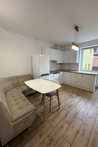 трехэтажная часть дома, 74 кв. м, кирпич. Сдается помесячно в Львове, в районе Скниловок фото 2 трехэтажная часть дома, 74 кв. м, кирпич. Сдается помесячно в Львове, в районе Скниловок фото 2