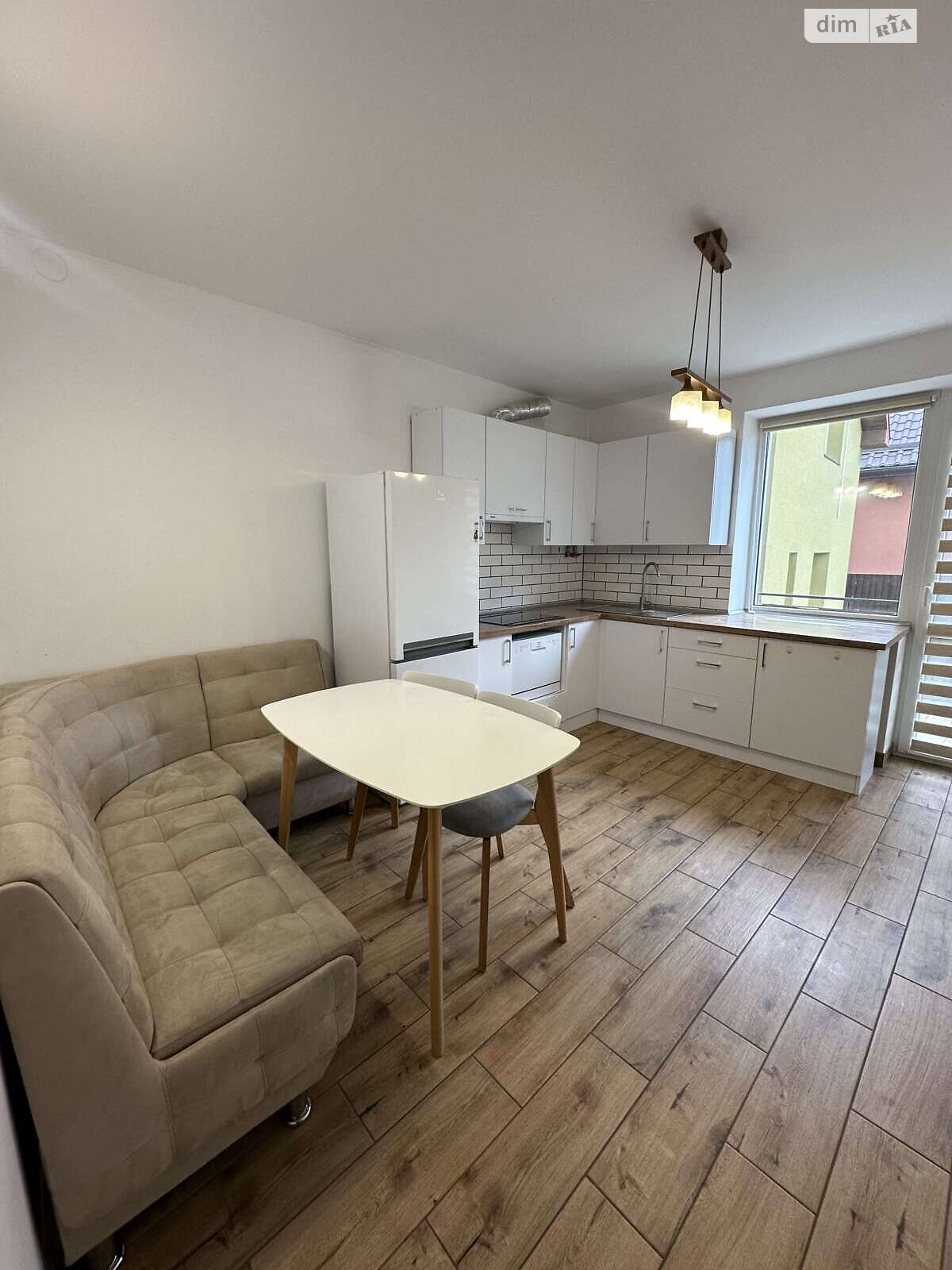 трехэтажная часть дома, 74 кв. м, кирпич. Сдается помесячно в Львове, в районе Скниловок фото 1 трехэтажная часть дома, 74 кв. м, кирпич. Сдается помесячно в Львове, в районе Скниловок фото 1