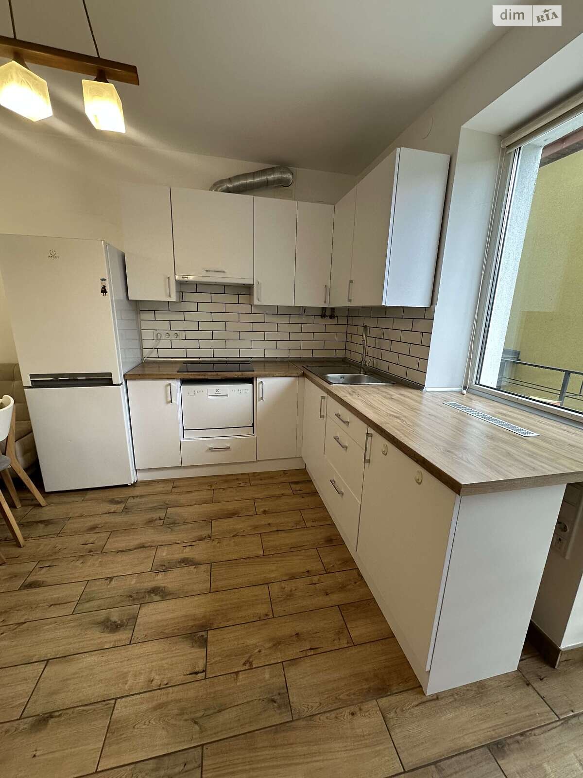 трехэтажная часть дома, 74 кв. м, кирпич. Сдается помесячно в Львове, в районе Скниловок фото 1 трехэтажная часть дома, 74 кв. м, кирпич. Сдается помесячно в Львове, в районе Скниловок фото 1