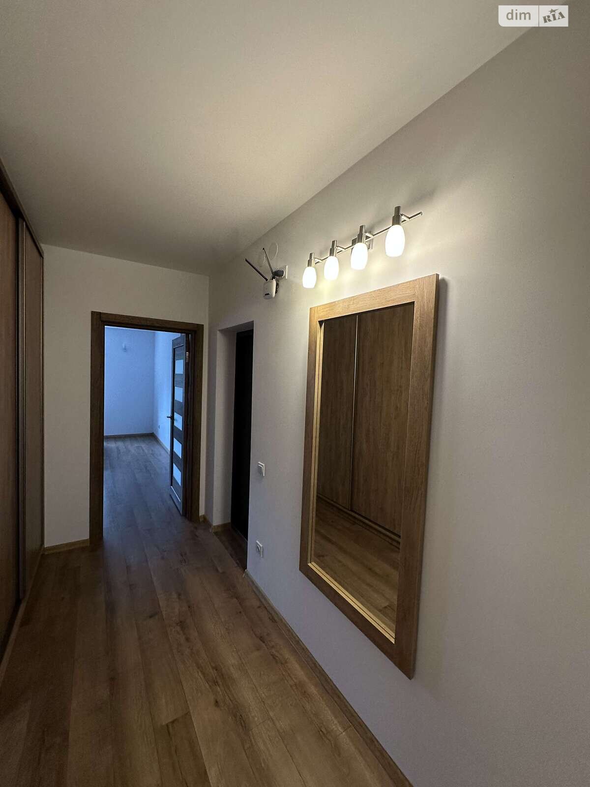 трехэтажная часть дома, 74 кв. м, кирпич. Сдается помесячно в Львове, в районе Скниловок фото 1 трехэтажная часть дома, 74 кв. м, кирпич. Сдается помесячно в Львове, в районе Скниловок фото 1