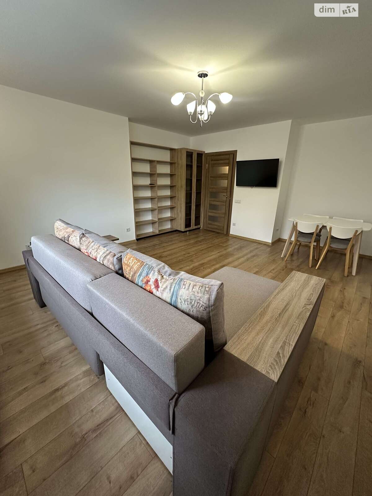 трехэтажная часть дома, 74 кв. м, кирпич. Сдается помесячно в Львове, в районе Скниловок фото 1 трехэтажная часть дома, 74 кв. м, кирпич. Сдается помесячно в Львове, в районе Скниловок фото 1