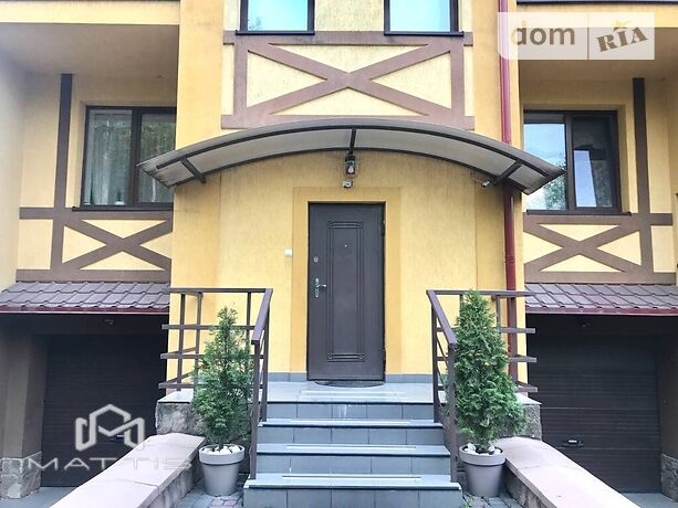 трехэтажная часть дома, 320 кв. м, кирпич. Сдается помесячно в Львове, в районе Сыховский фото 1 трехэтажная часть дома, 320 кв. м, кирпич. Сдается помесячно в Львове, в районе Сыховский фото 1