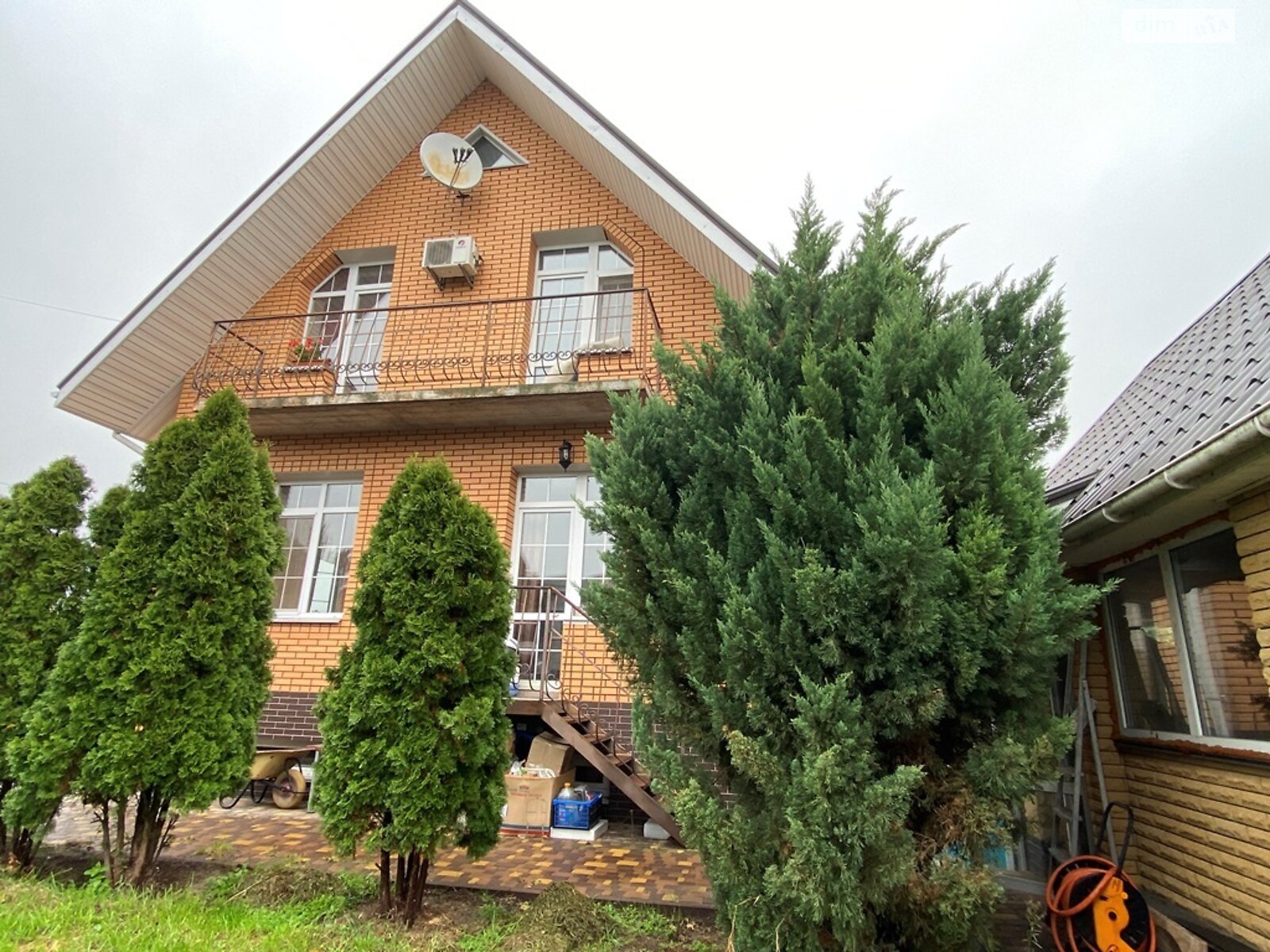 двухэтажная часть дома, 165 кв. м, кирпич. Сдается помесячно в Мархалевке фото 1