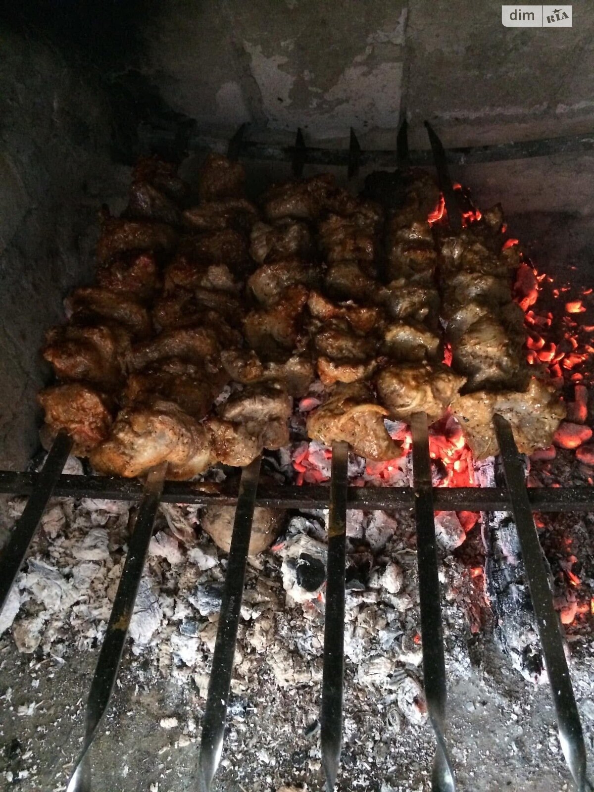 двухэтажная часть дома, 250 кв. м, кирпич. Сдается помесячно в Межгорье фото 1 двухэтажная часть дома, 250 кв. м, кирпич. Сдается помесячно в Межгорье фото 1