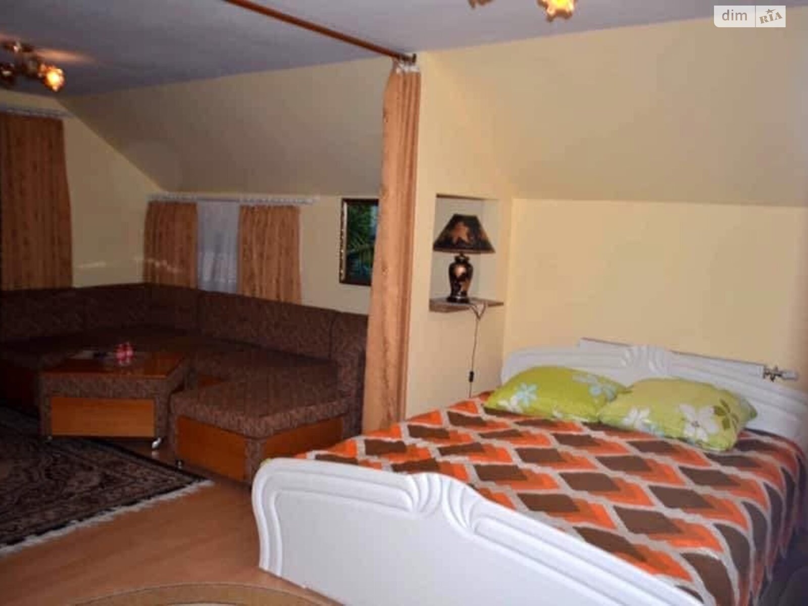 двухэтажная часть дома, 250 кв. м, кирпич. Сдается помесячно в Межгорье фото 1 двухэтажная часть дома, 250 кв. м, кирпич. Сдается помесячно в Межгорье фото 1