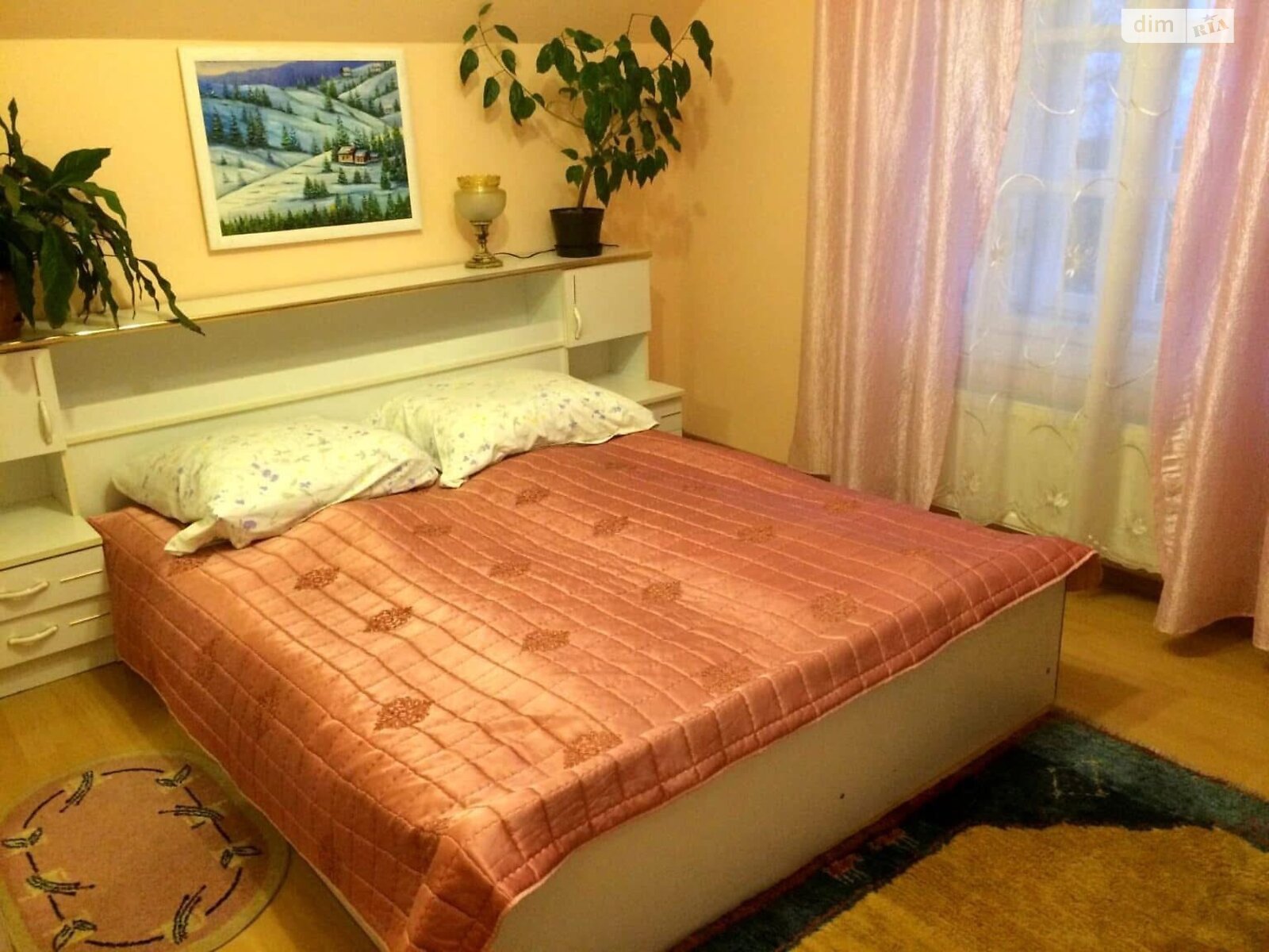 двухэтажная часть дома, 250 кв. м, кирпич. Сдается помесячно в Межгорье фото 1 двухэтажная часть дома, 250 кв. м, кирпич. Сдается помесячно в Межгорье фото 1