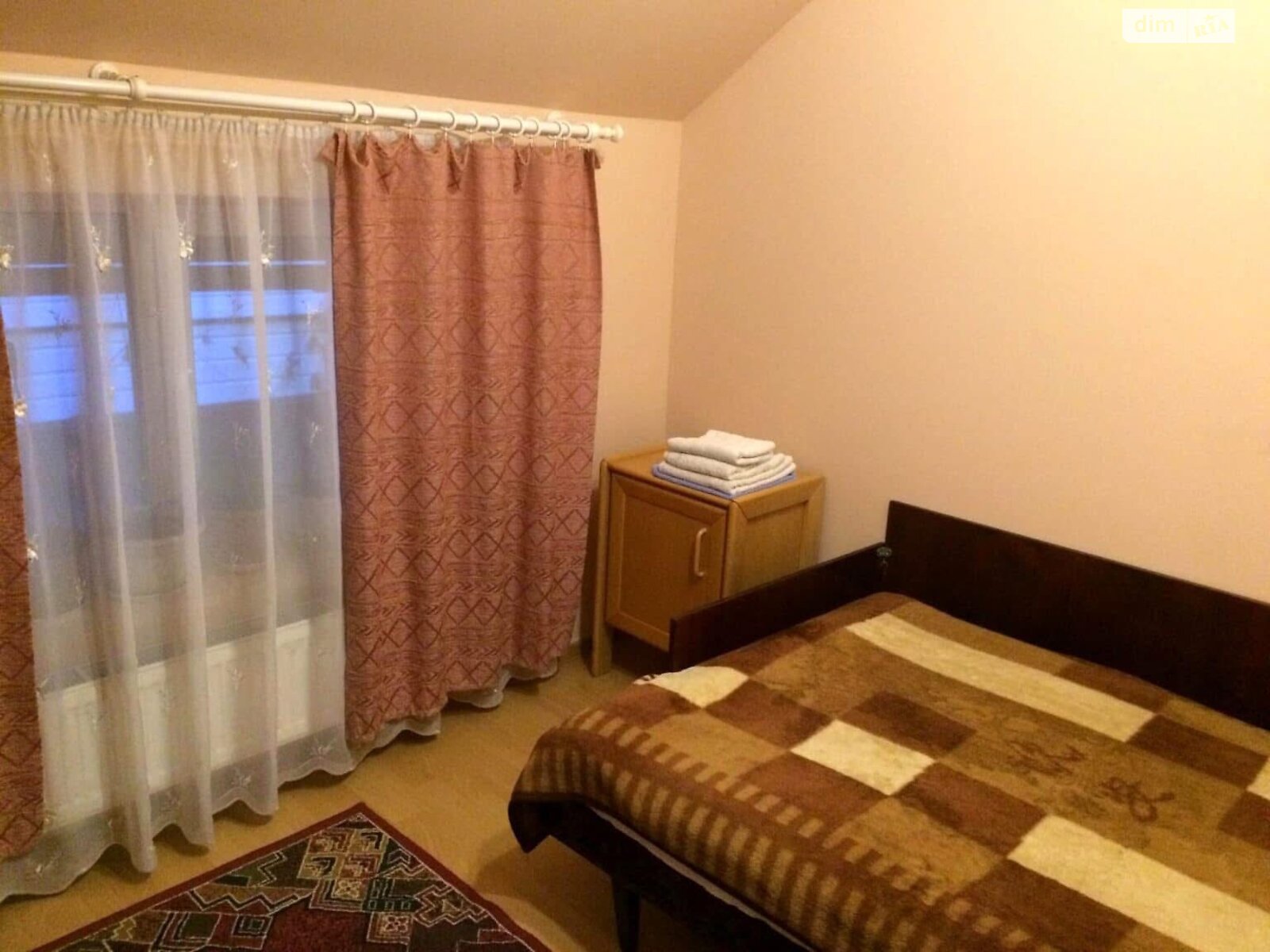 двухэтажная часть дома, 250 кв. м, кирпич. Сдается помесячно в Межгорье фото 1 двухэтажная часть дома, 250 кв. м, кирпич. Сдается помесячно в Межгорье фото 1