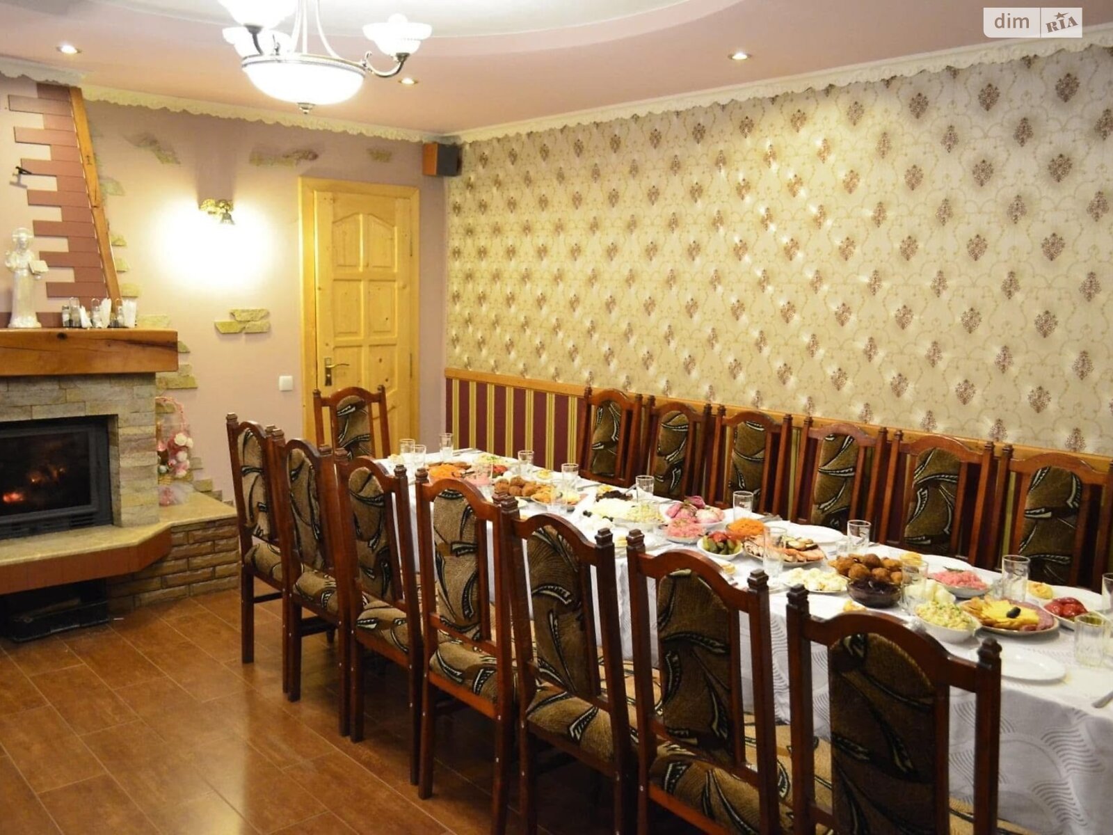 двухэтажная часть дома, 250 кв. м, кирпич. Сдается помесячно в Межгорье фото 1 двухэтажная часть дома, 250 кв. м, кирпич. Сдается помесячно в Межгорье фото 1