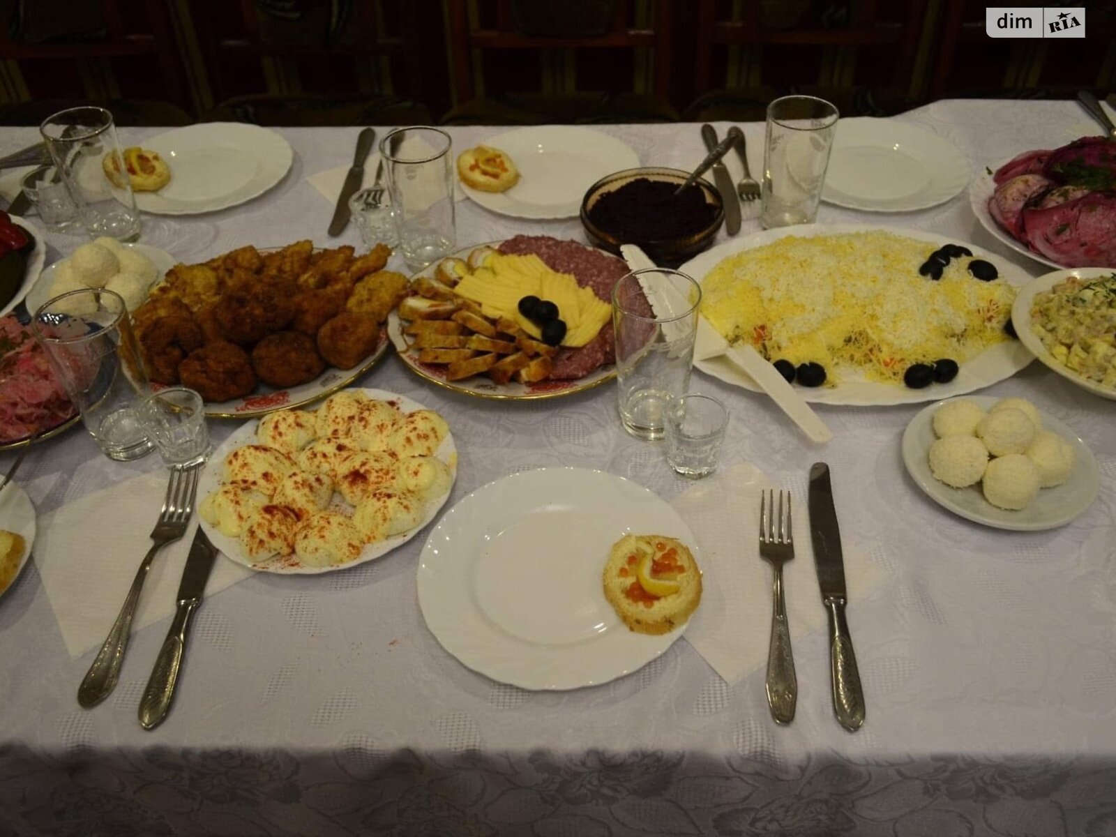 двухэтажная часть дома, 250 кв. м, кирпич. Сдается помесячно в Межгорье фото 1 двухэтажная часть дома, 250 кв. м, кирпич. Сдается помесячно в Межгорье фото 1