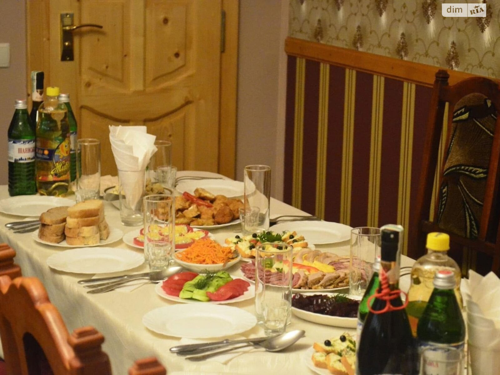 двухэтажная часть дома, 250 кв. м, кирпич. Сдается помесячно в Межгорье фото 1 двухэтажная часть дома, 250 кв. м, кирпич. Сдается помесячно в Межгорье фото 1