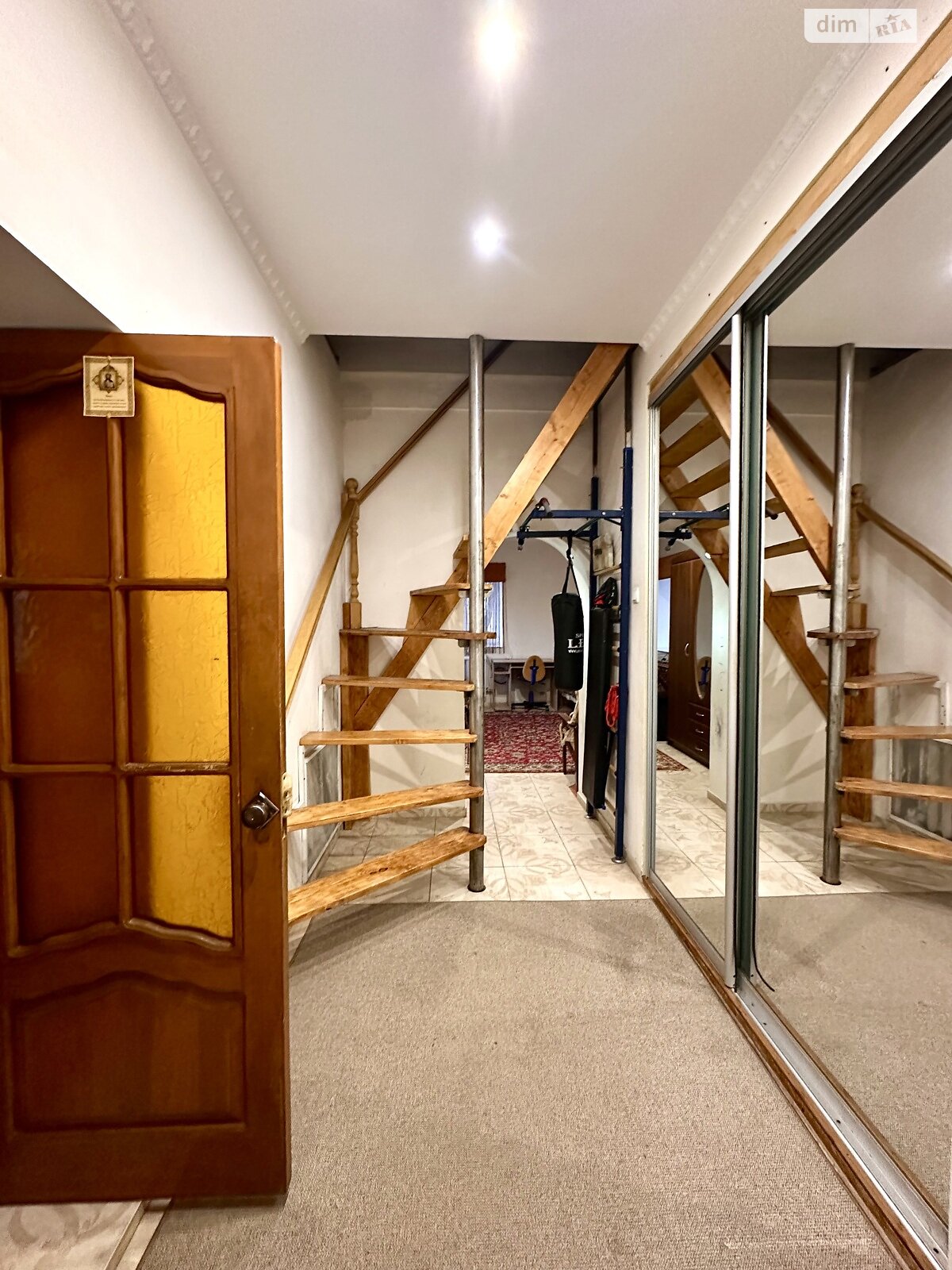 двухэтажная часть дома, 137 кв. м, кирпич. Сдается помесячно в Николаеве, в районе Центральный фото 1