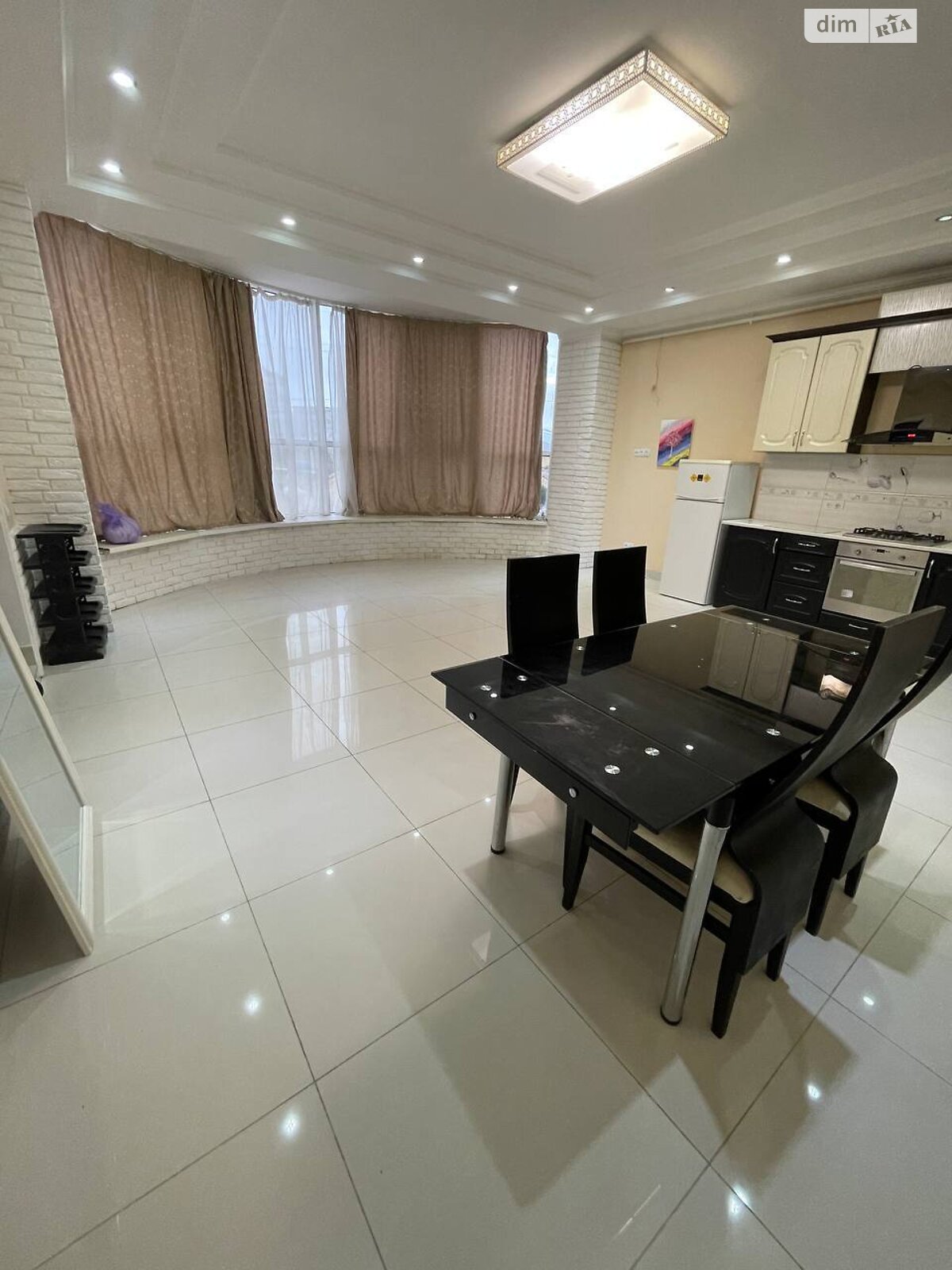 триповерхова частина будинку, 82 кв. м, цегла. Здається помісячно в Одесі, в районі Великий Фонтан фото 1 трипроверхова частина будинку, 82 кв. м, цегла. Здається помісячно в Одесі, в районі Великий Фонтан фото 1