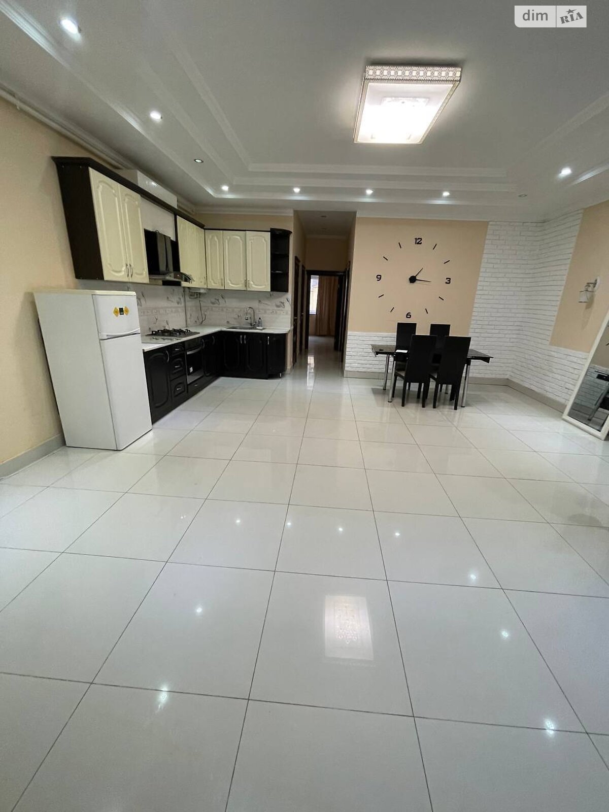 триповерхова частина будинку, 82 кв. м, цегла. Здається помісячно в Одесі, в районі Великий Фонтан фото 1 трипроверхова частина будинку, 82 кв. м, цегла. Здається помісячно в Одесі, в районі Великий Фонтан фото 1