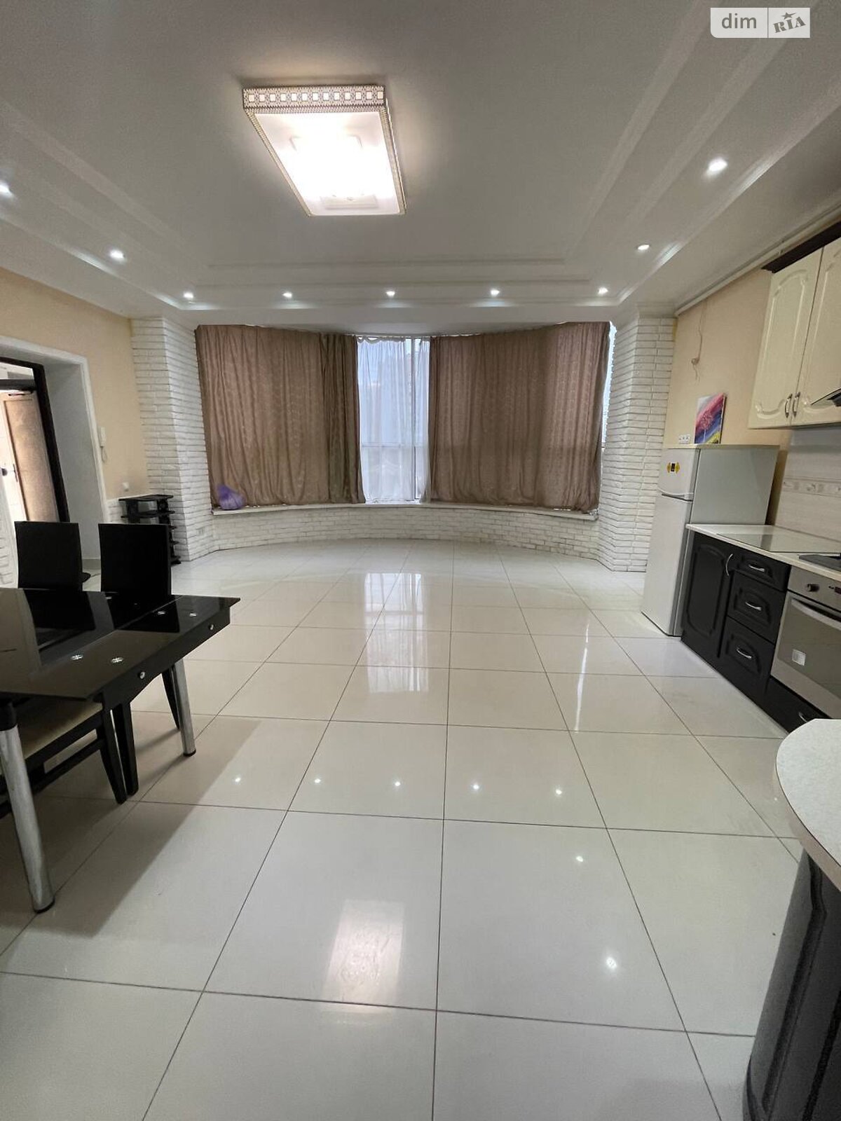 триповерхова частина будинку, 82 кв. м, цегла. Здається помісячно в Одесі, в районі Великий Фонтан фото 1 трипроверхова частина будинку, 82 кв. м, цегла. Здається помісячно в Одесі, в районі Великий Фонтан фото 1