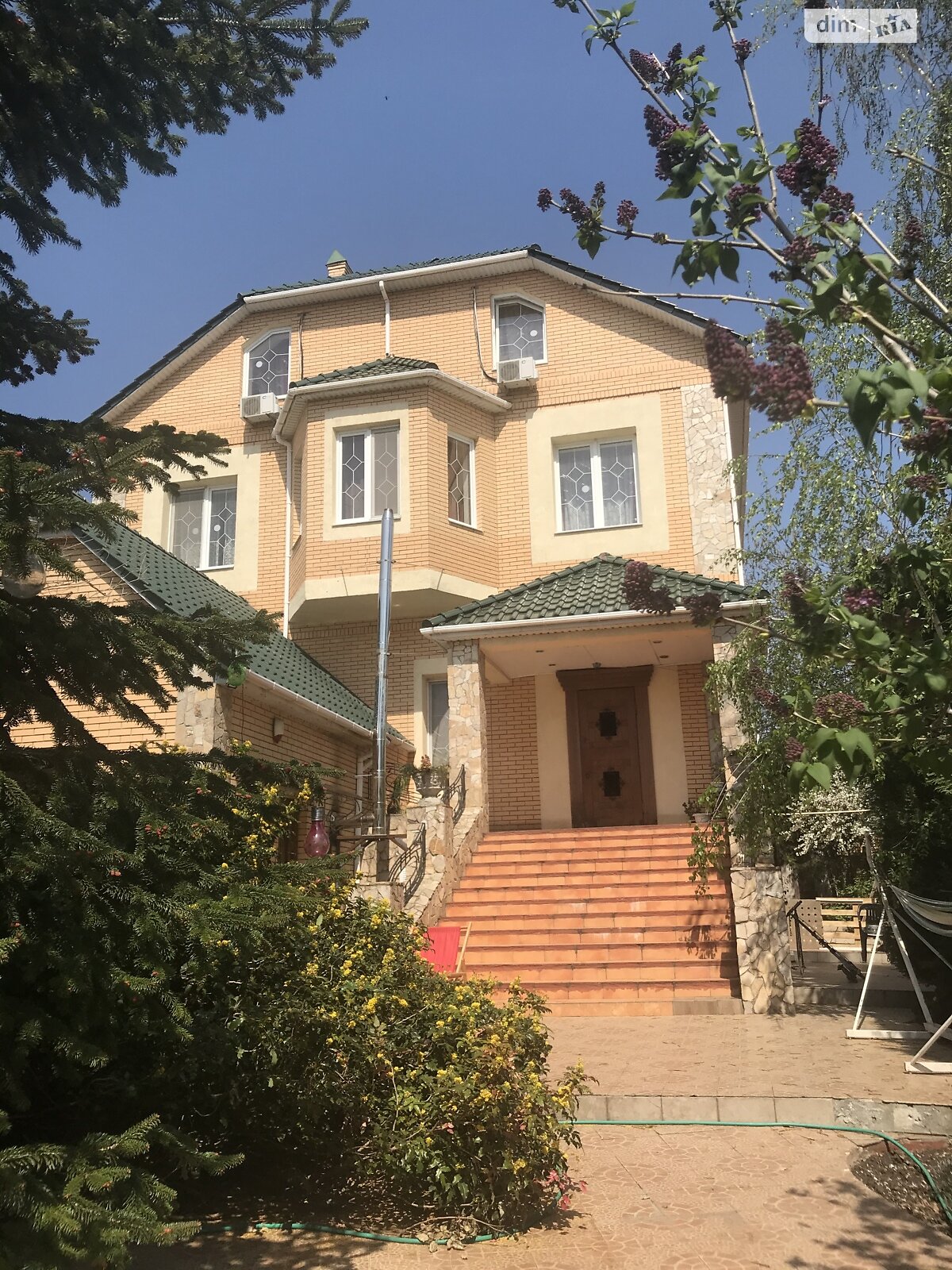 трехэтажная часть дома, 378 кв. м, ракушечник (ракушняк). Сдается помесячно в Одессе, в районе Киевский фото 1 трехэтажная часть дома, 378 кв. м, ракушечник (ракушняк). Сдается помесячно в Одессе, в районе Киевский фото 1