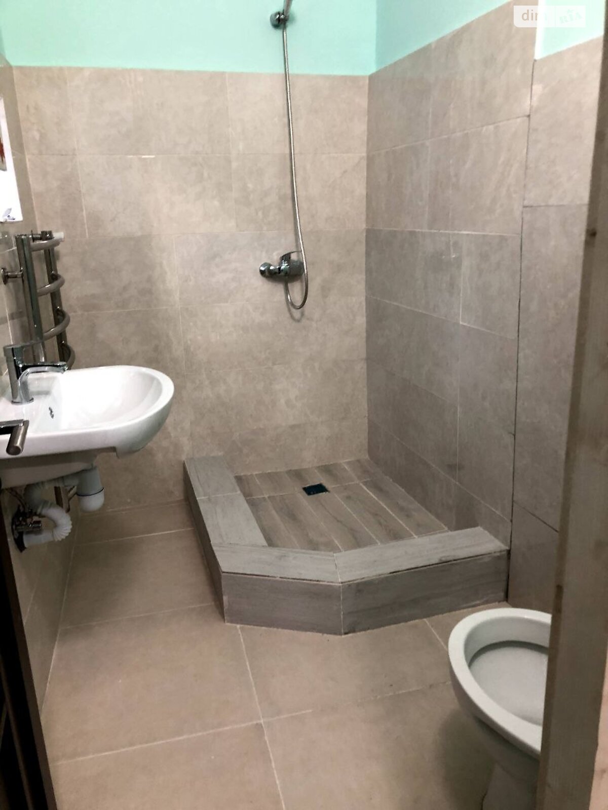 одноэтажная часть дома, 40 кв. м, кирпич. Сдается помесячно в Одессе, в районе Приморский фото 1