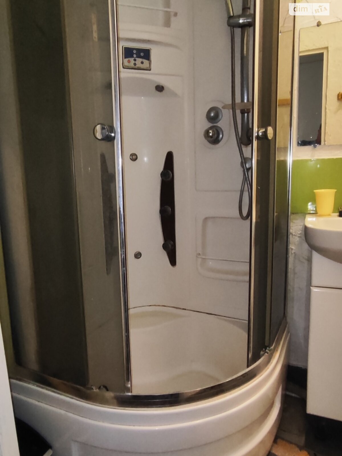 одноэтажная часть дома, 50 кв. м, кирпич. Сдается помесячно в Ровно, в районе Центр фото 1