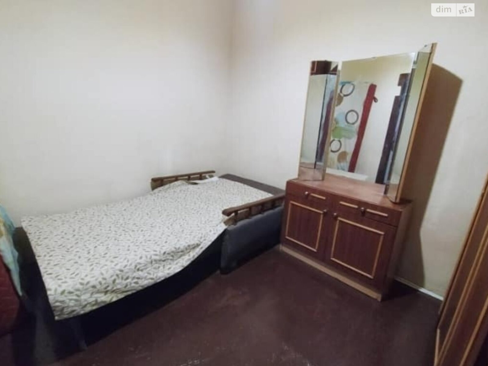 одноэтажная часть дома, 50 кв. м, кирпич. Сдается помесячно в Ровно, в районе Центр фото 1