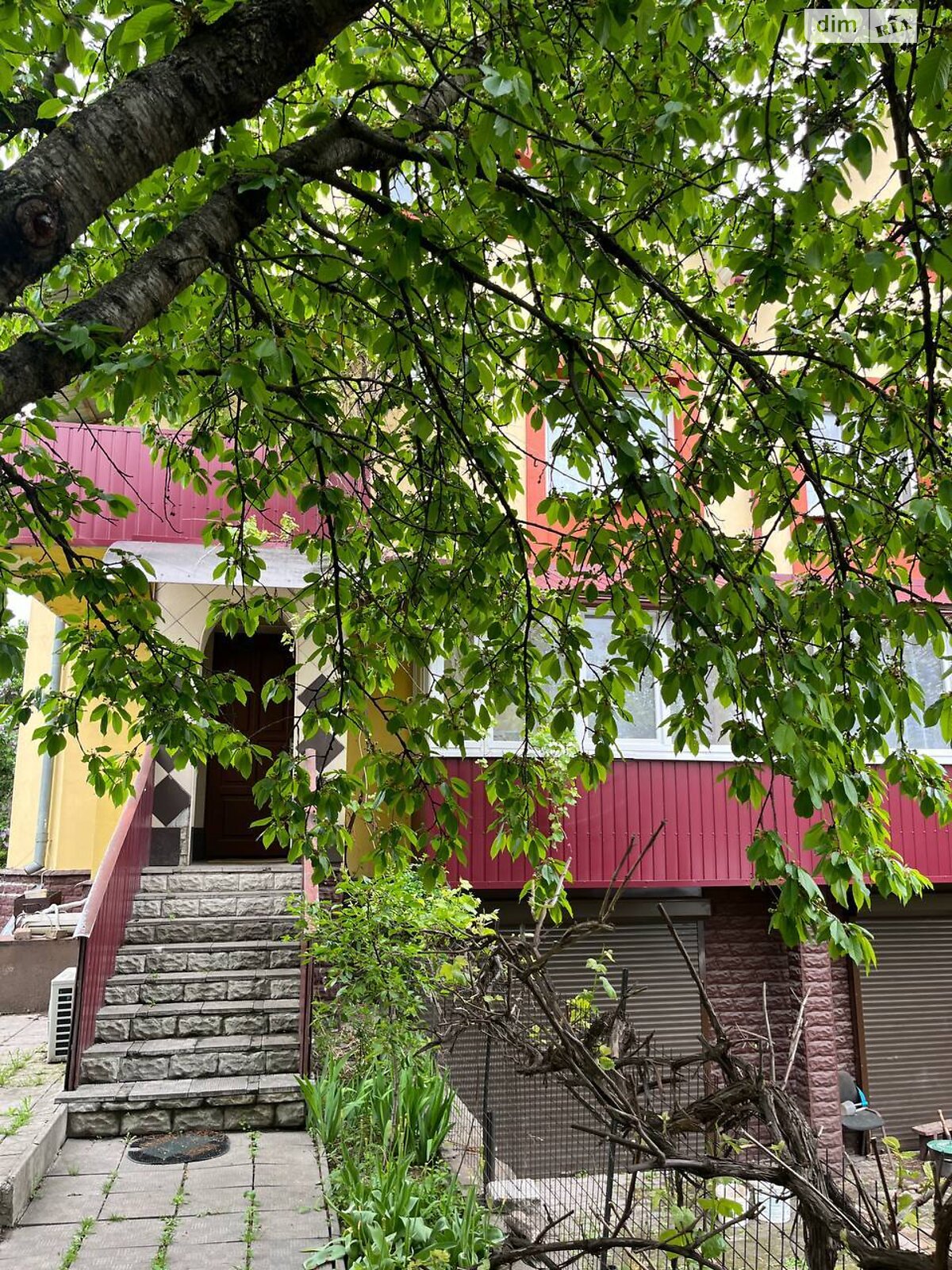 двухэтажная часть дома, 150 кв. м, кирпич. Сдается помесячно в Ровно, в районе Тынное фото 1 двухэтажная часть дома, 150 кв. м, кирпич. Сдается помесячно в Ровно, в районе Тынное фото 1