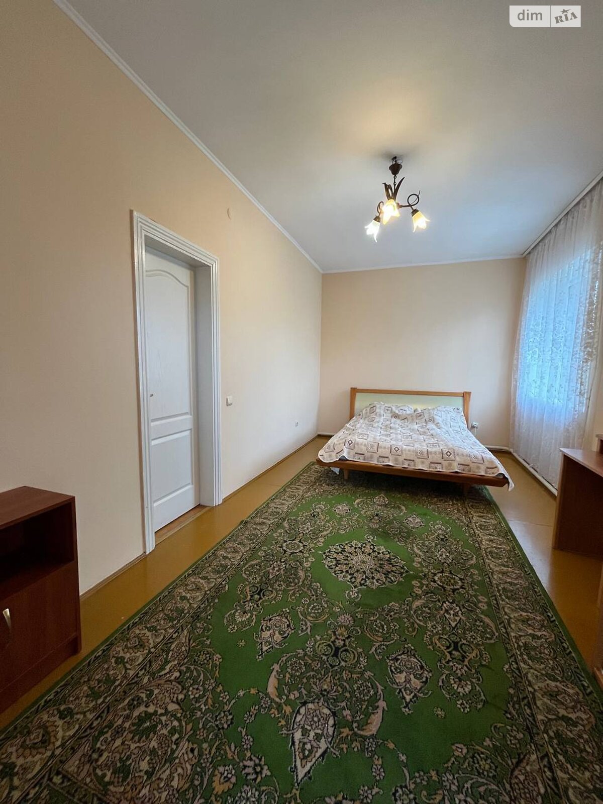 двухэтажная часть дома, 150 кв. м, кирпич. Сдается помесячно в Ровно, в районе Тынное фото 1 двухэтажная часть дома, 150 кв. м, кирпич. Сдается помесячно в Ровно, в районе Тынное фото 1