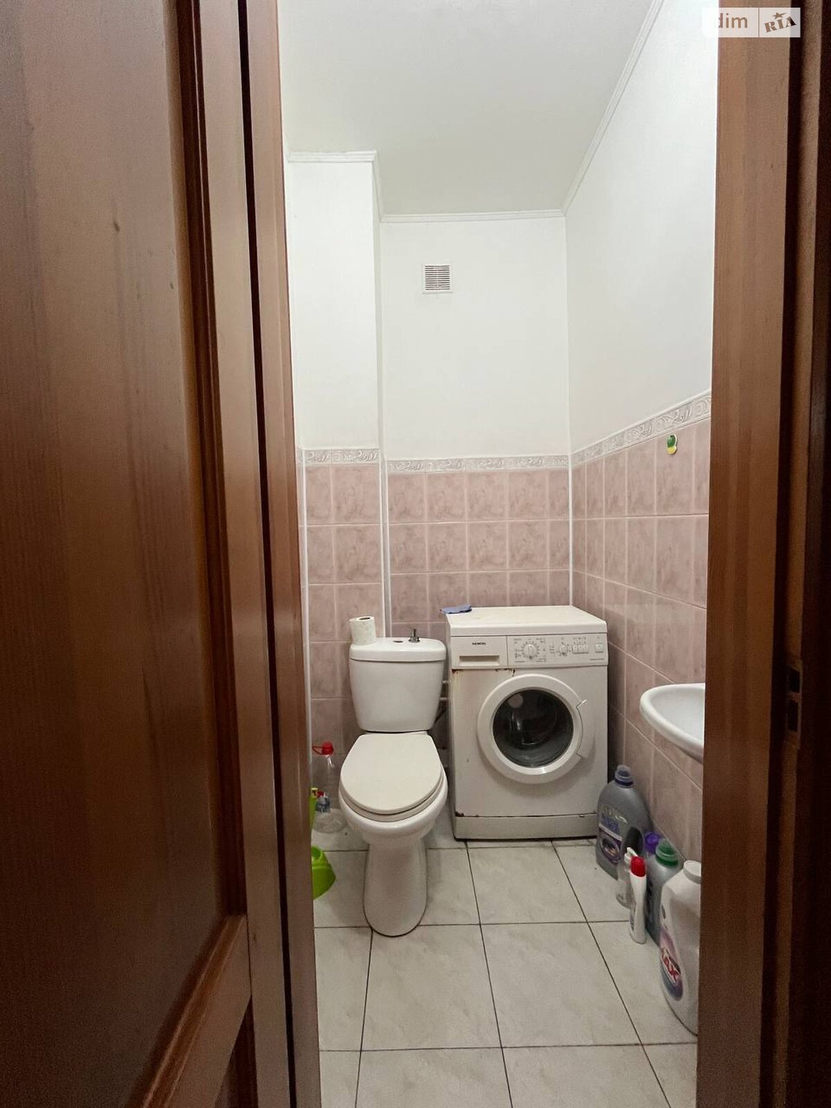 двухэтажная часть дома, 150 кв. м, кирпич. Сдается помесячно в Ровно, в районе Тынное фото 1 двухэтажная часть дома, 150 кв. м, кирпич. Сдается помесячно в Ровно, в районе Тынное фото 1