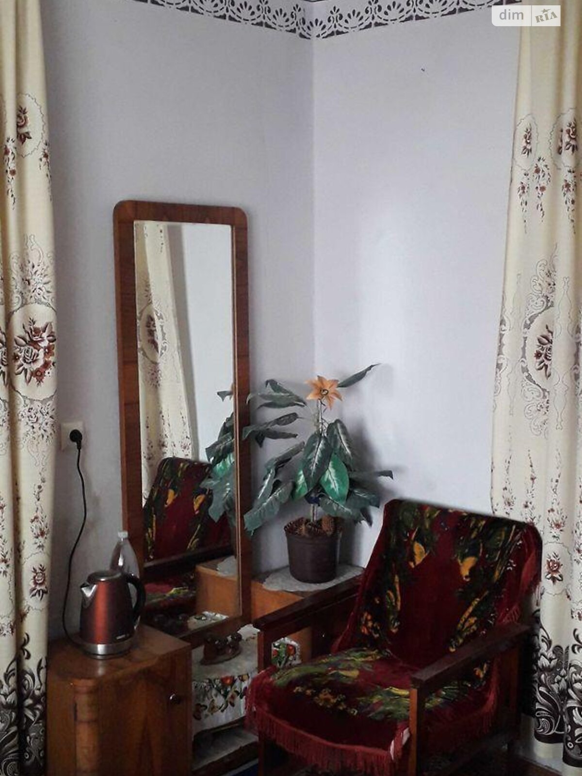 одноэтажная часть дома, 92 кв. м, кирпич. Сдается помесячно в Тернополе, в районе Старый парк фото 1