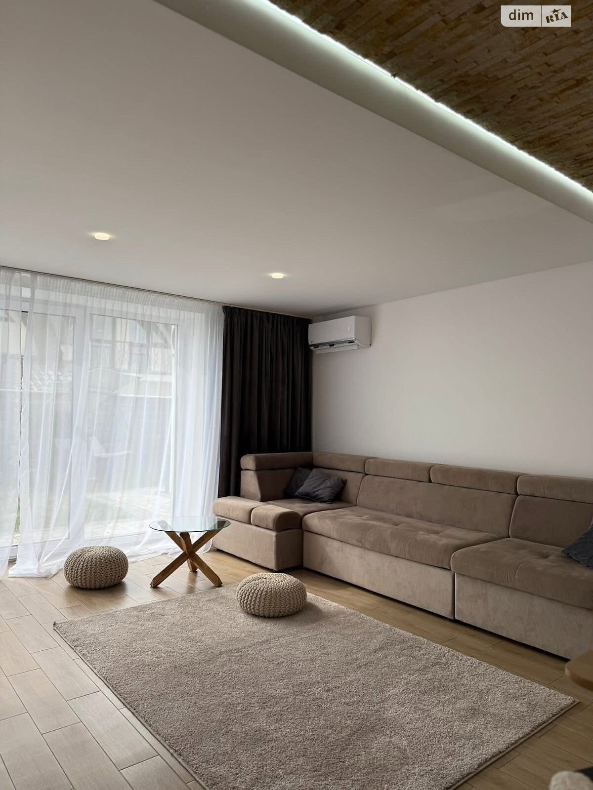 одноповерхова частина будинку, 115 кв. м, цегла. Здається помісячно в Ужгороді фото 1