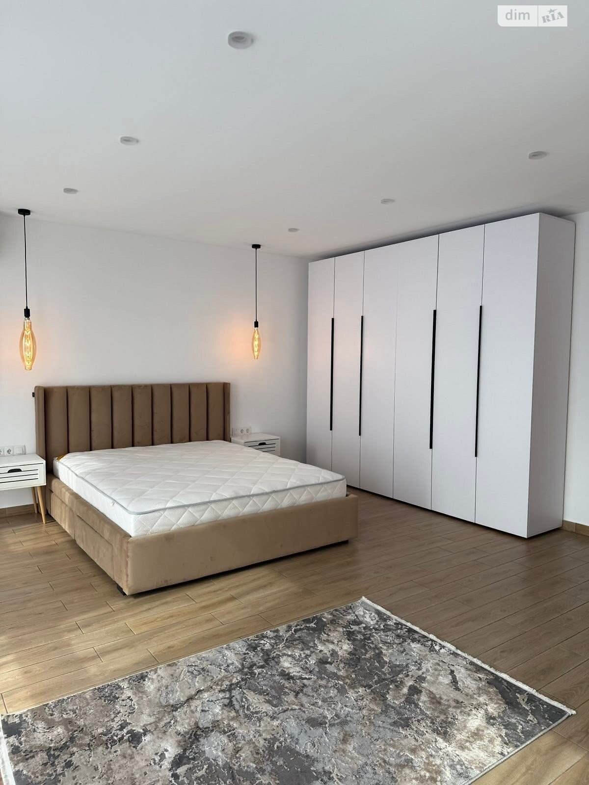 одноповерхова частина будинку, 115 кв. м, цегла. Здається помісячно в Ужгороді фото 1