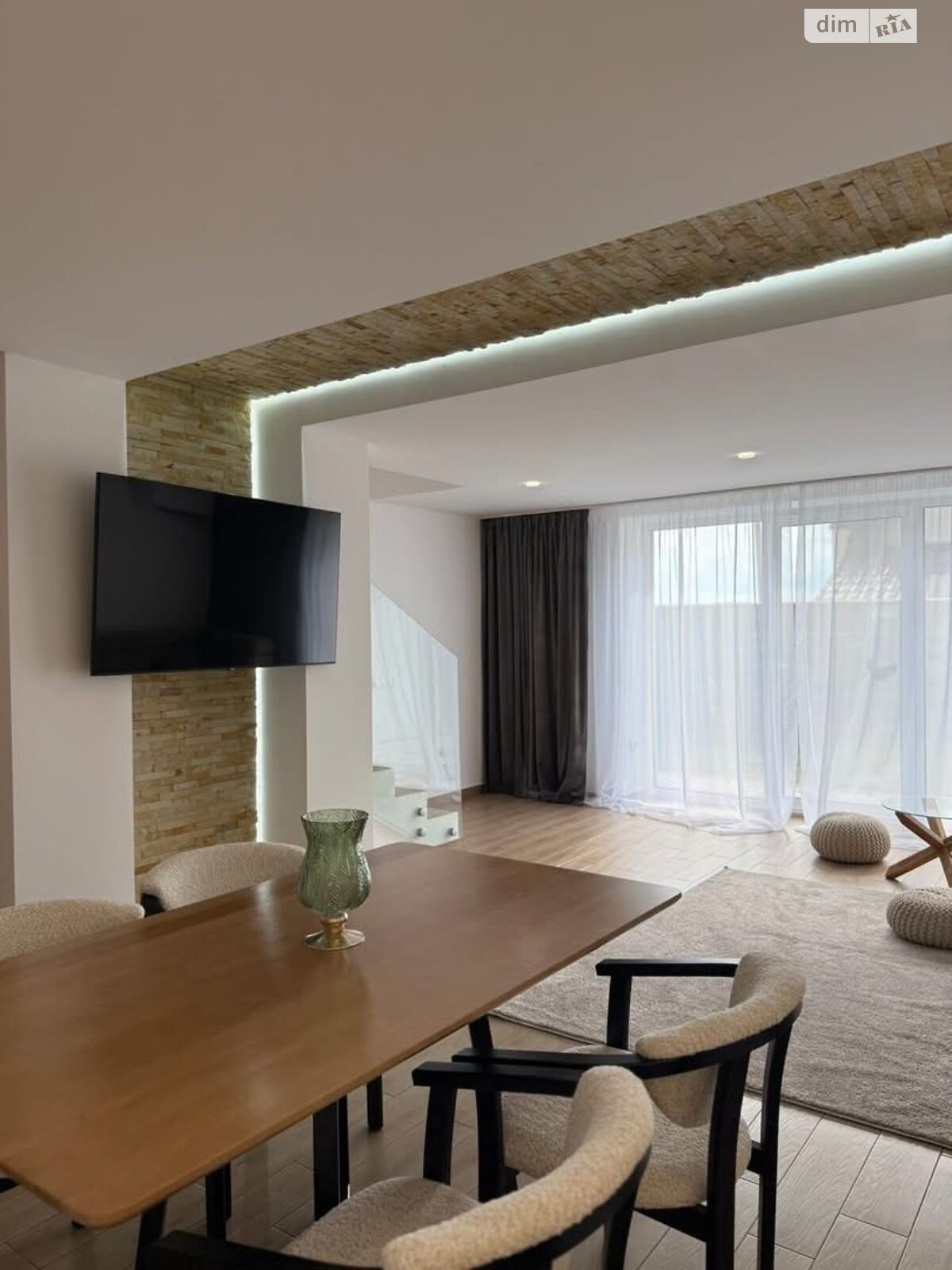 одноповерхова частина будинку, 115 кв. м, цегла. Здається помісячно в Ужгороді фото 1