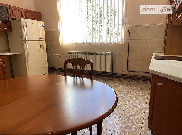 двухэтажная часть дома, 100 кв. м, кирпич. Сдается помесячно в Ужгороде, в районе Станцийный фото 1 двухэтажная часть дома, 100 кв. м, кирпич. Сдается помесячно в Ужгороде, в районе Станцийный фото 1