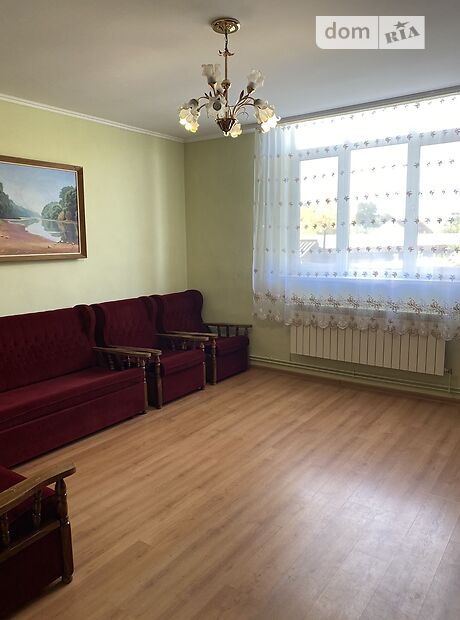 двухэтажная часть дома, 100 кв. м, кирпич. Сдается помесячно в Ужгороде, в районе Станцийный фото 1 двухэтажная часть дома, 100 кв. м, кирпич. Сдается помесячно в Ужгороде, в районе Станцийный фото 1