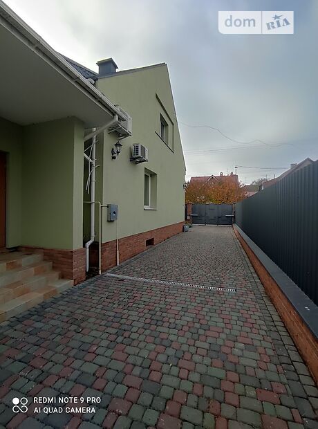 одноэтажная часть дома, 95 кв. м,. Сдается помесячно в Ужгороде, в районе Центр фото 1 одноэтажная часть дома, 95 кв. м,. Сдается помесячно в Ужгороде, в районе Центр фото 1