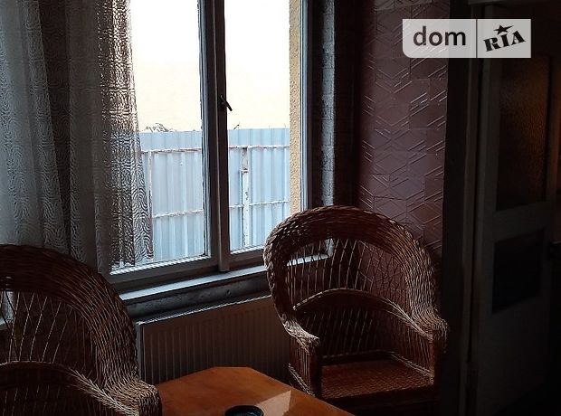 двухэтажная часть дома, 100 кв. м, кирпич. Сдается помесячно в Ужгороде, в районе Центр фото 1 двухэтажная часть дома, 100 кв. м, кирпич. Сдается помесячно в Ужгороде, в районе Центр фото 1