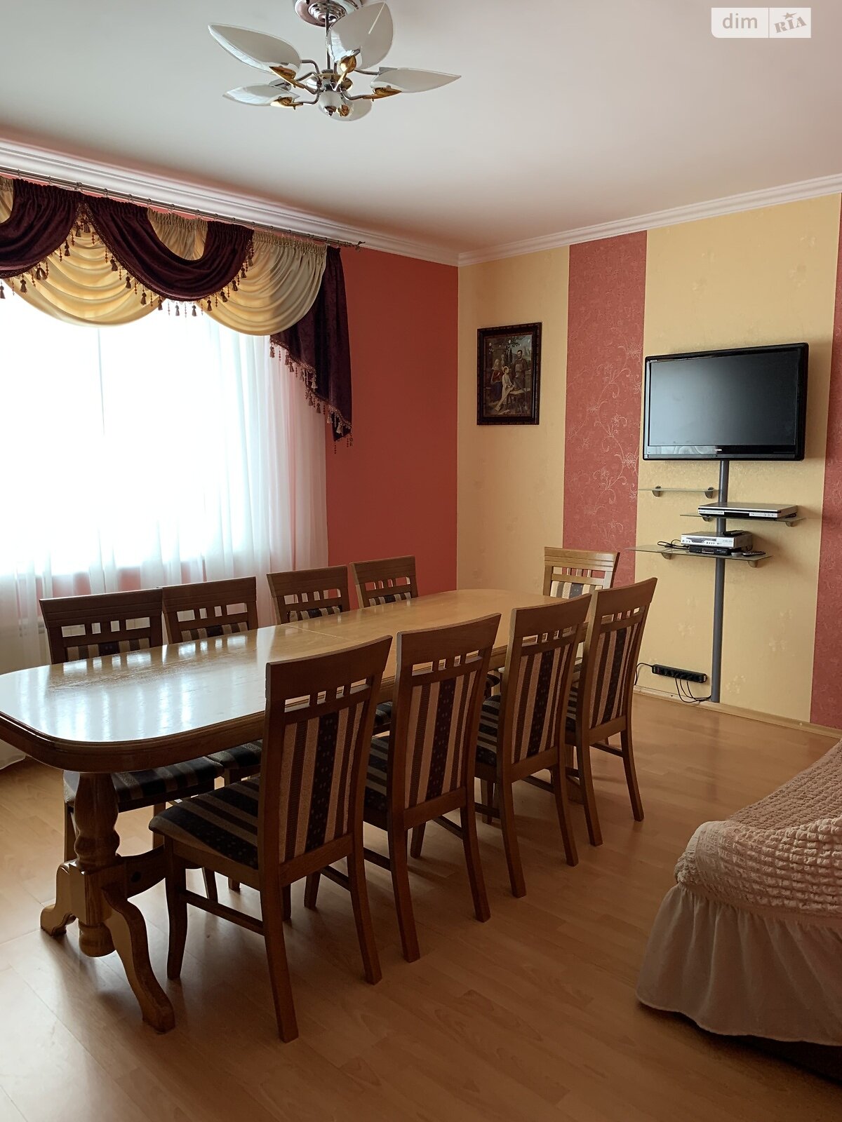 двухэтажная часть дома, 162 кв. м, кирпич. Сдается помесячно в Великой Березовице, в районе Кемпинг фото 1 двухэтажная часть дома, 162 кв. м, кирпич. Сдается помесячно в Великой Березовице, в районе Кемпинг фото 1