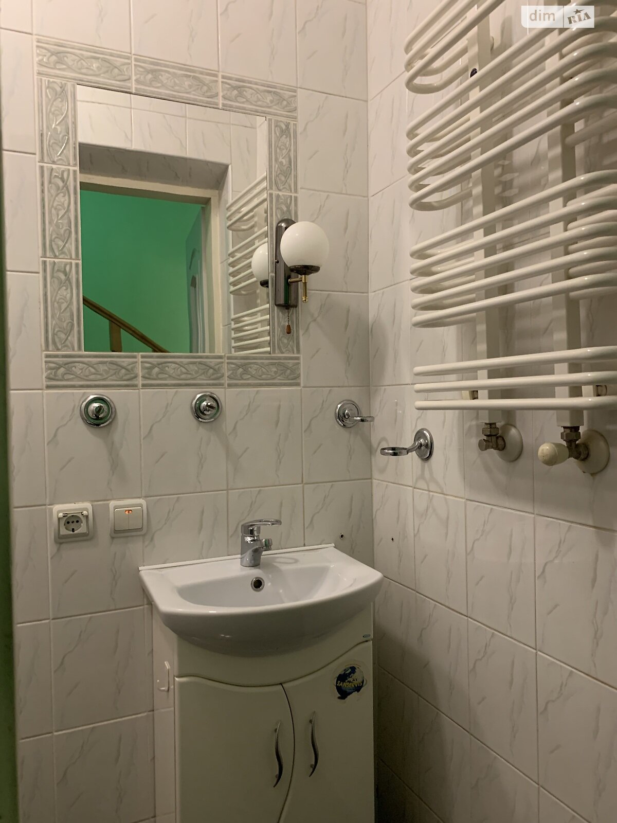 двухэтажная часть дома, 162 кв. м, кирпич. Сдается помесячно в Великой Березовице, в районе Кемпинг фото 1 двухэтажная часть дома, 162 кв. м, кирпич. Сдается помесячно в Великой Березовице, в районе Кемпинг фото 1