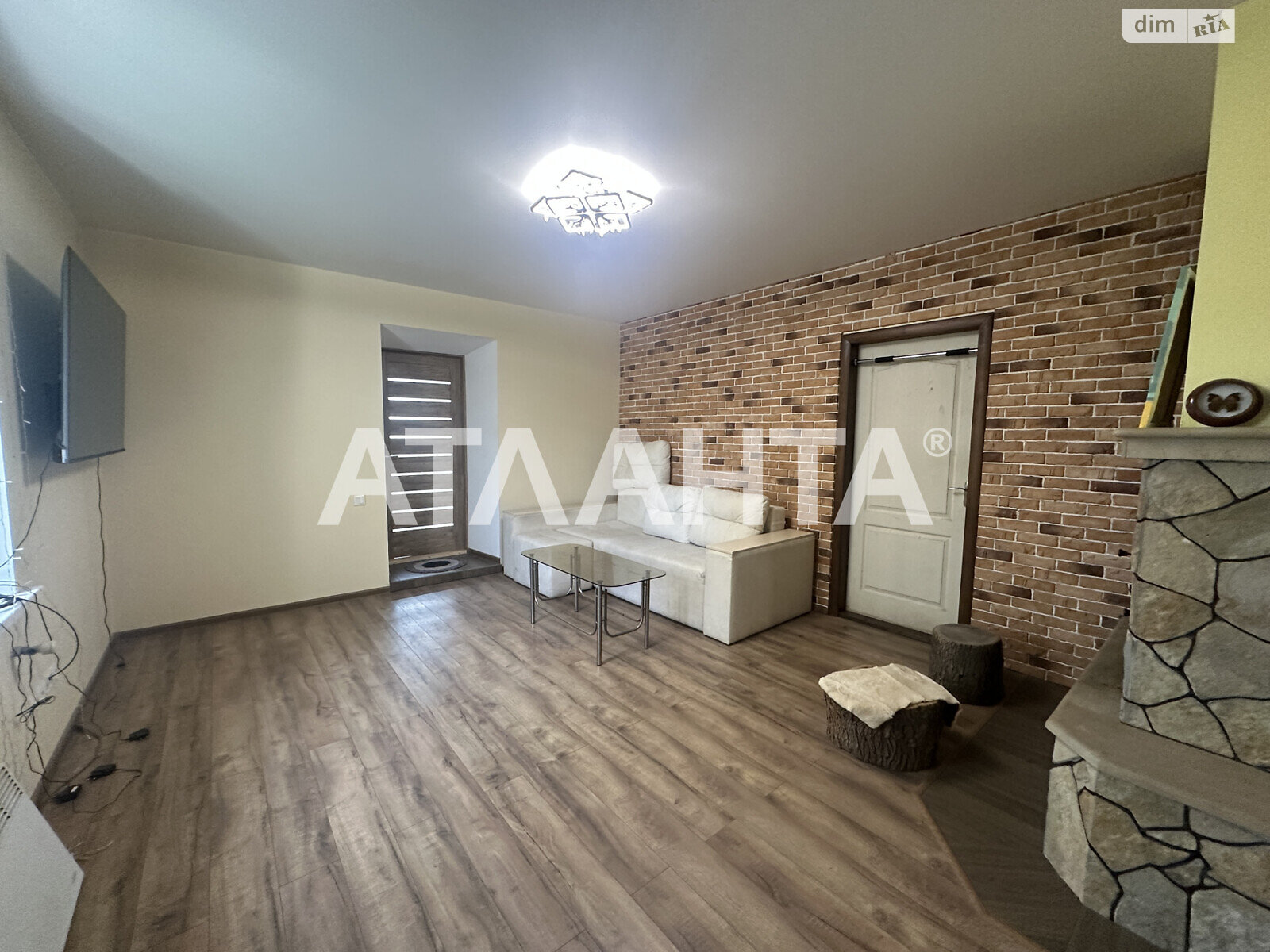 одноэтажная часть дома, 62 кв. м, кирпич. Сдается помесячно в Виннице, в районе Бучмы фото 1 одноэтажная часть дома, 62 кв. м, кирпич. Сдается помесячно в Виннице, в районе Бучмы фото 1