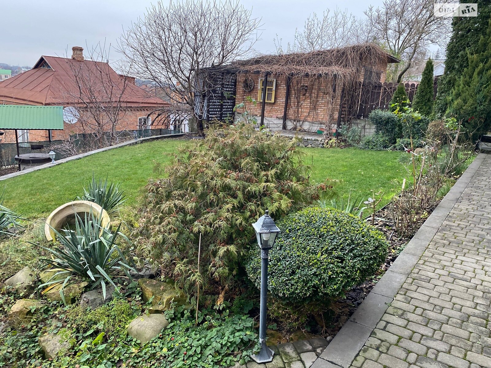 одноэтажная часть дома, 125 кв. м, кирпич. Сдается помесячно в Виннице, в районе Центр фото 1