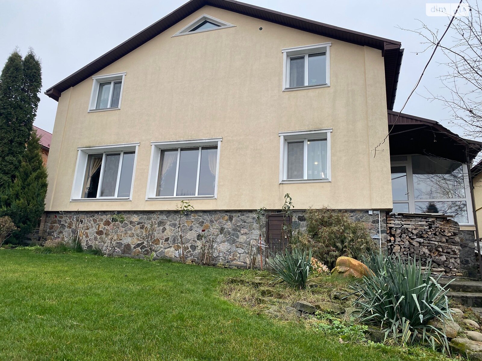 одноэтажная часть дома, 125 кв. м, кирпич. Сдается помесячно в Виннице, в районе Центр фото 1