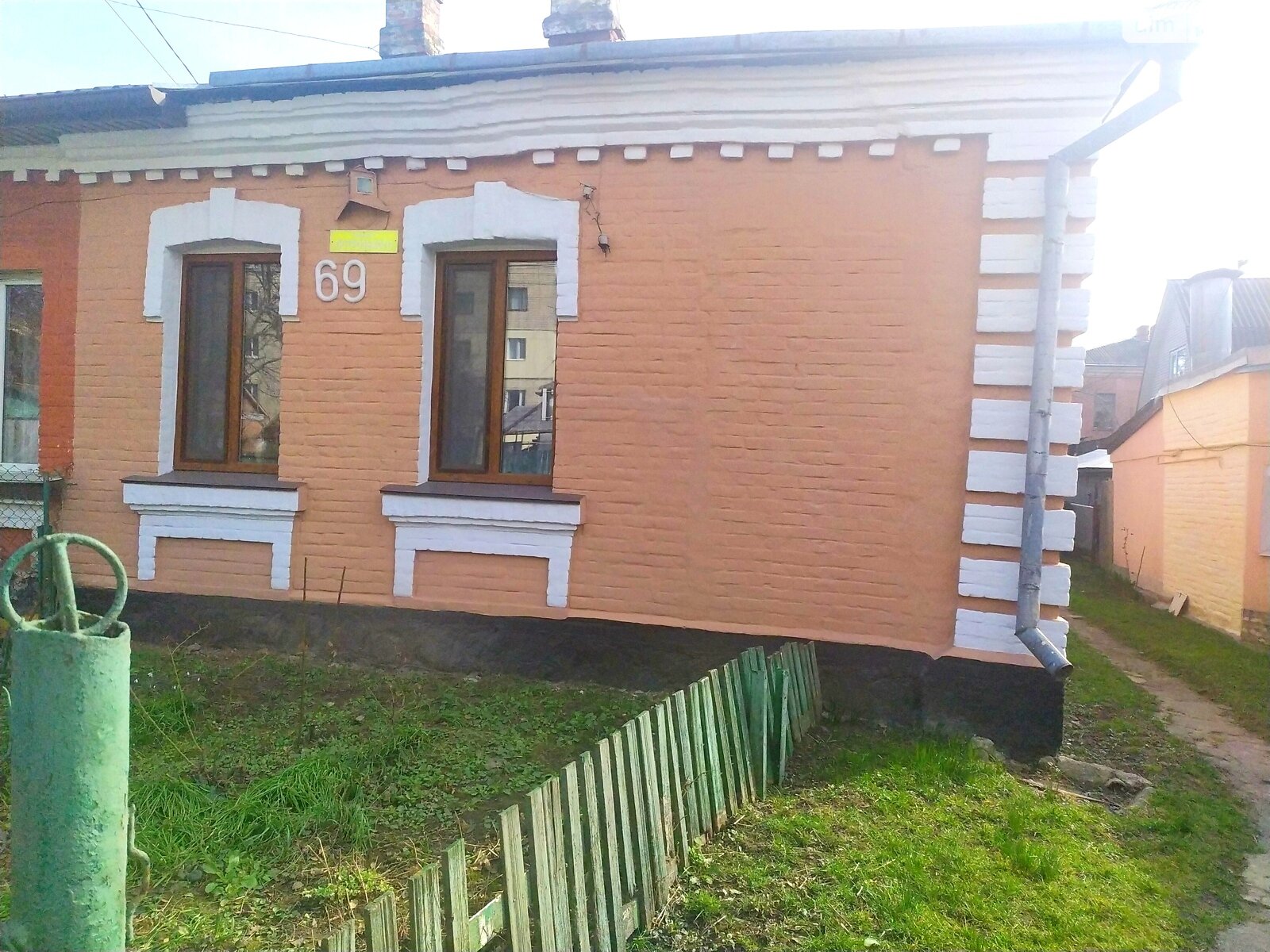 одноповерхова частина будинку, 69 кв. м, кирпич. Здається помісячно в Вінниці, в районі Ближнє замостя фото 1 однопроверхова частина будинку, 69 кв. м, кирпич. Здається помісячно в Вінниці, в районі Ближнє замостя фото 1