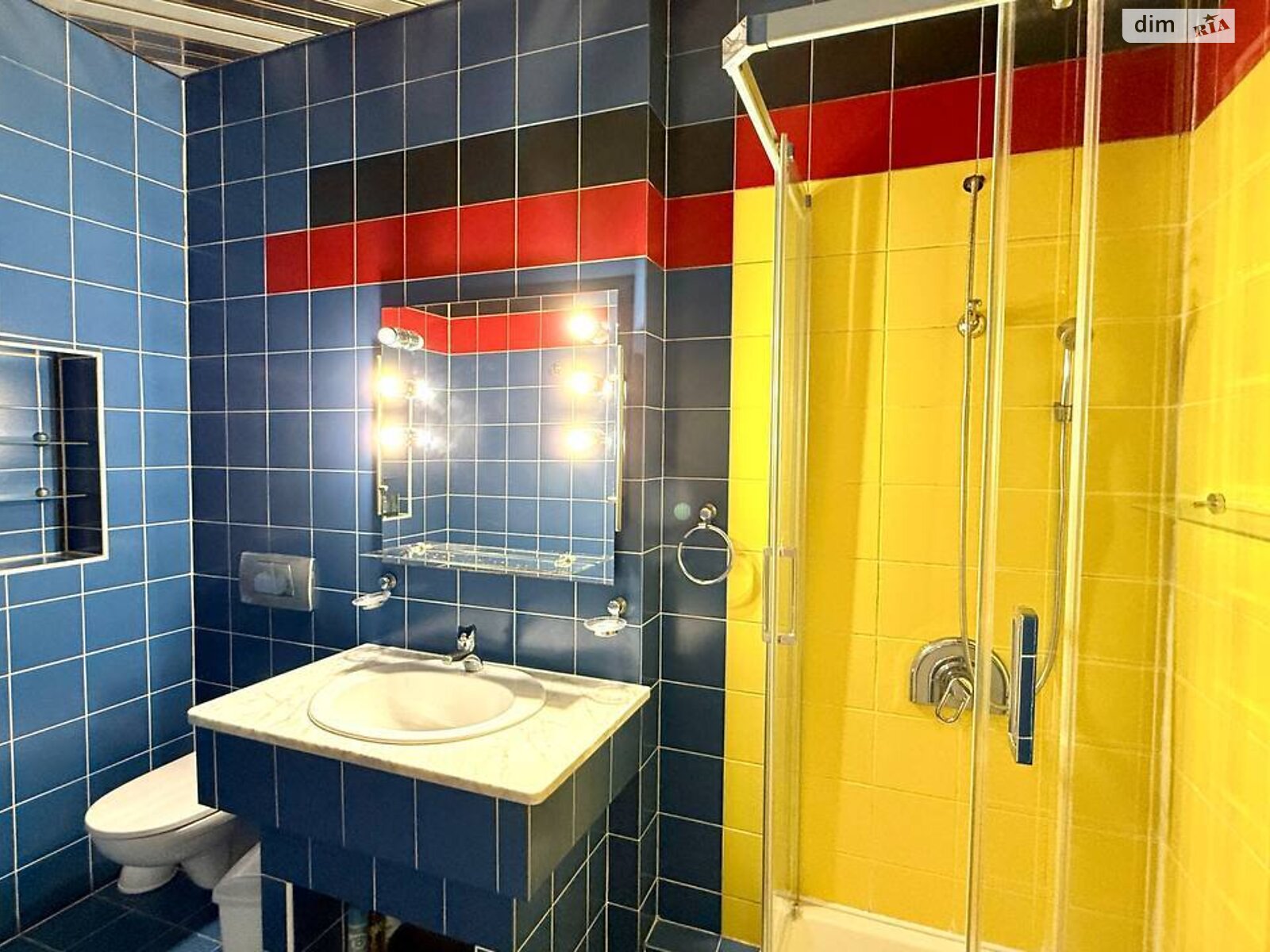 двухэтажная часть дома, 200 кв. м, кирпич. Сдается помесячно в Виннице, в районе Центр фото 1 двухэтажная часть дома, 200 кв. м, кирпич. Сдается помесячно в Виннице, в районе Центр фото 1