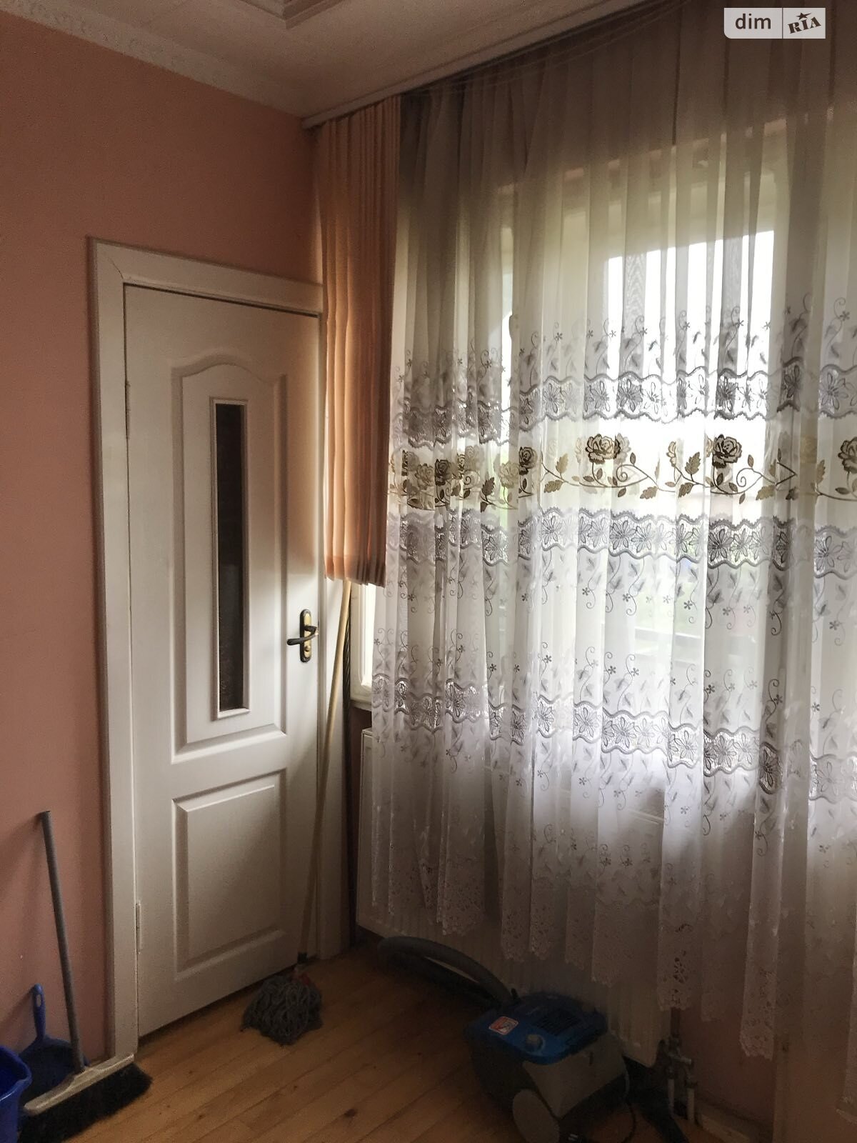 трехэтажная часть дома, 160 кв. м, кирпич. Сдается помесячно в Виноградове, в районе Виноградов фото 1 трехэтажная часть дома, 160 кв. м, кирпич. Сдается помесячно в Виноградове, в районе Виноградов фото 1