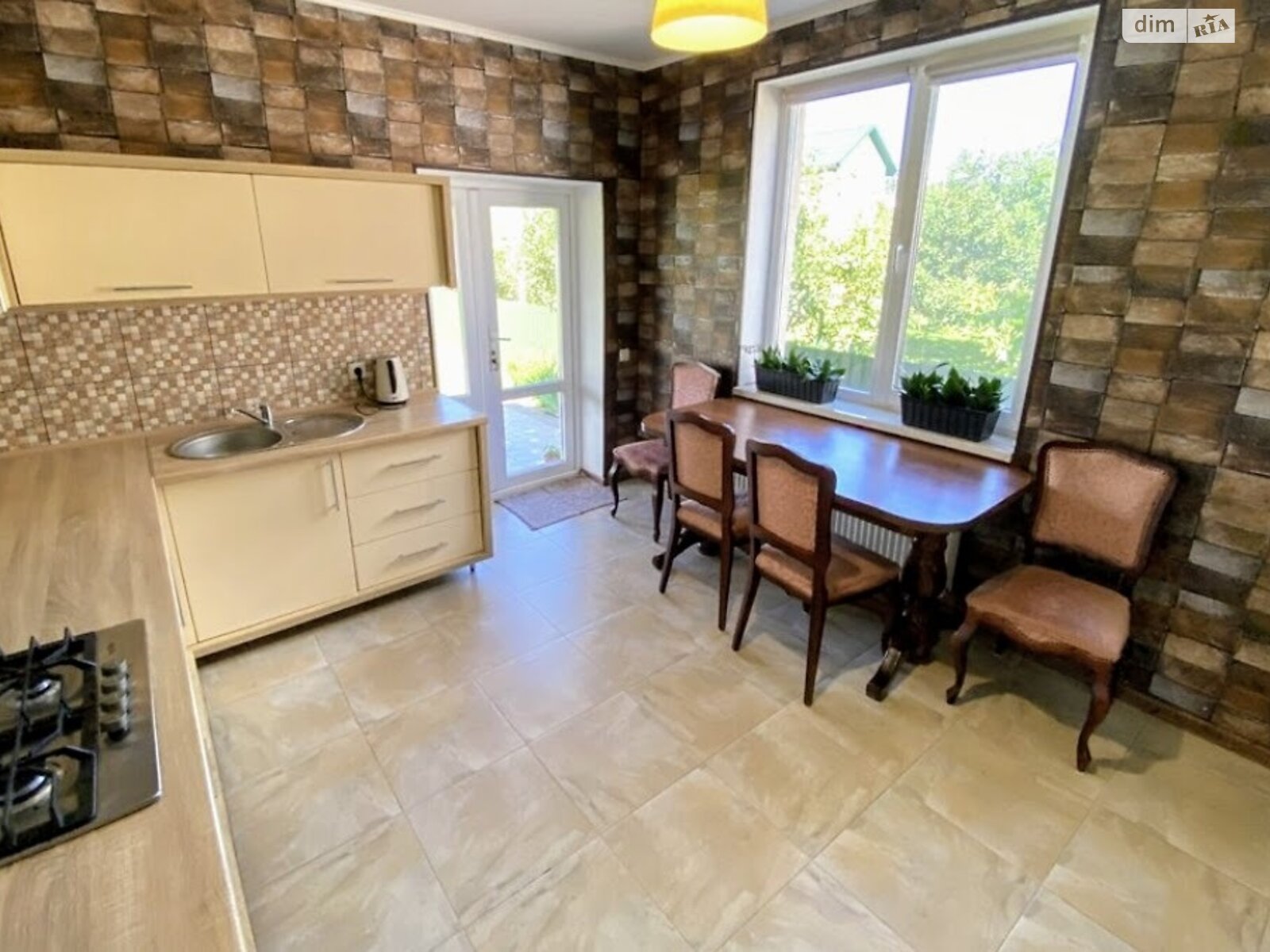 двухэтажный дом, 192 кв. м, кирпич. Сдается помесячно в Агрономичном фото 1