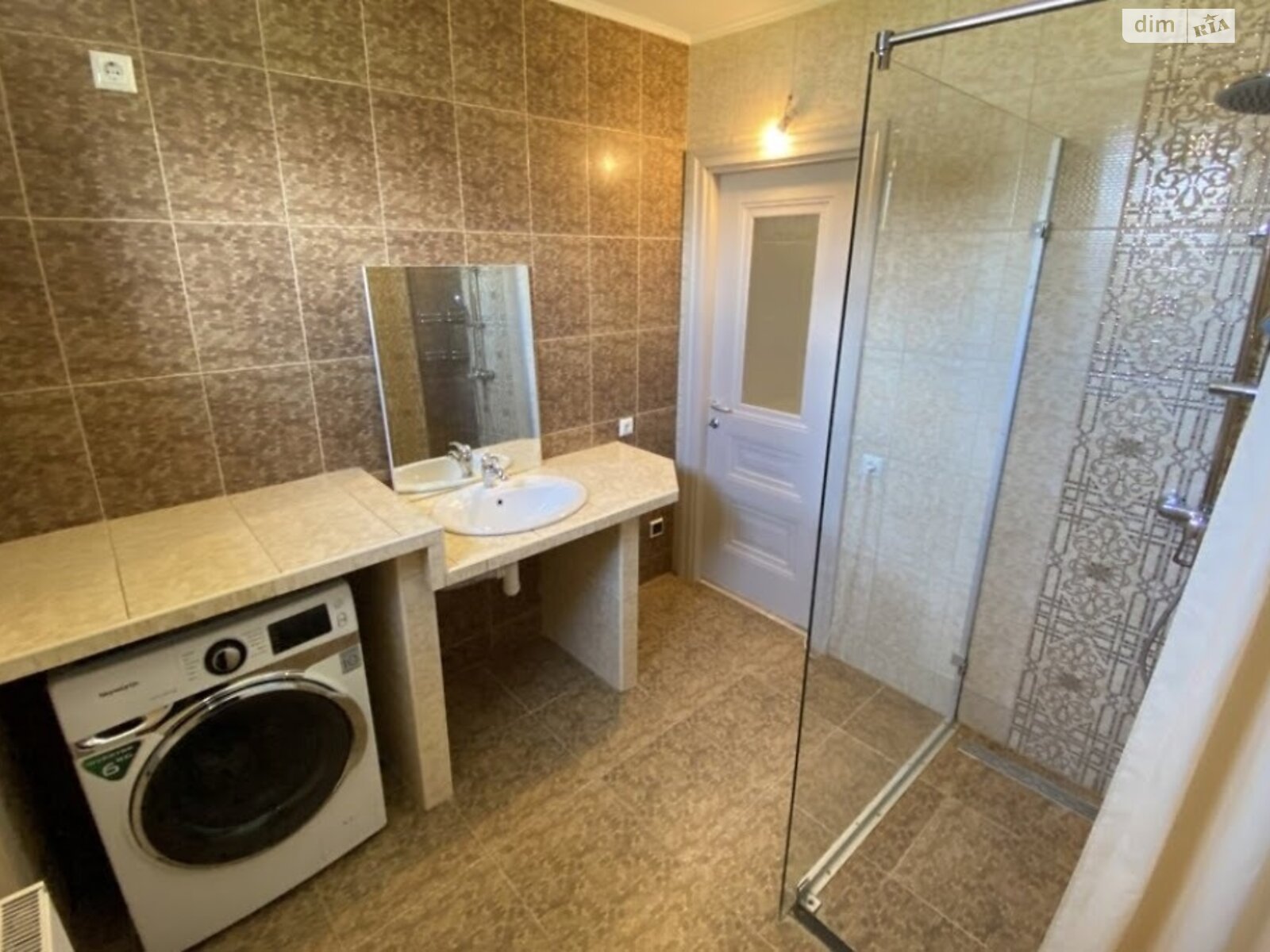 двухэтажный дом, 192 кв. м, кирпич. Сдается помесячно в Агрономичном фото 1