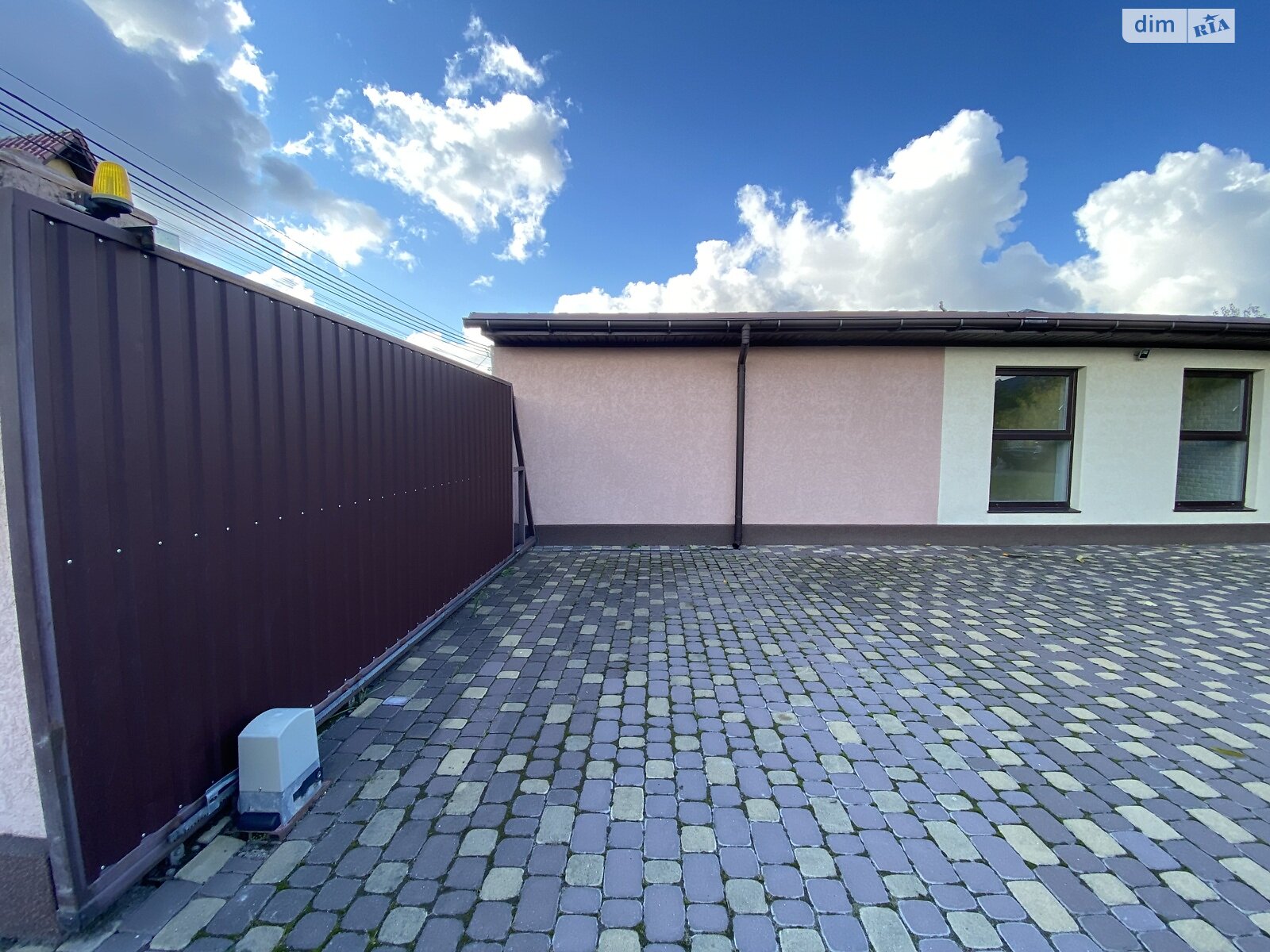 двоповерховий будинок з верандою, 245 кв. м, цегла. Здається помісячно в Агрономічному фото 1 двоповерховий будинок з верандою, 245 кв. м, цегла. Здається помісячно в Агрономічному фото 1