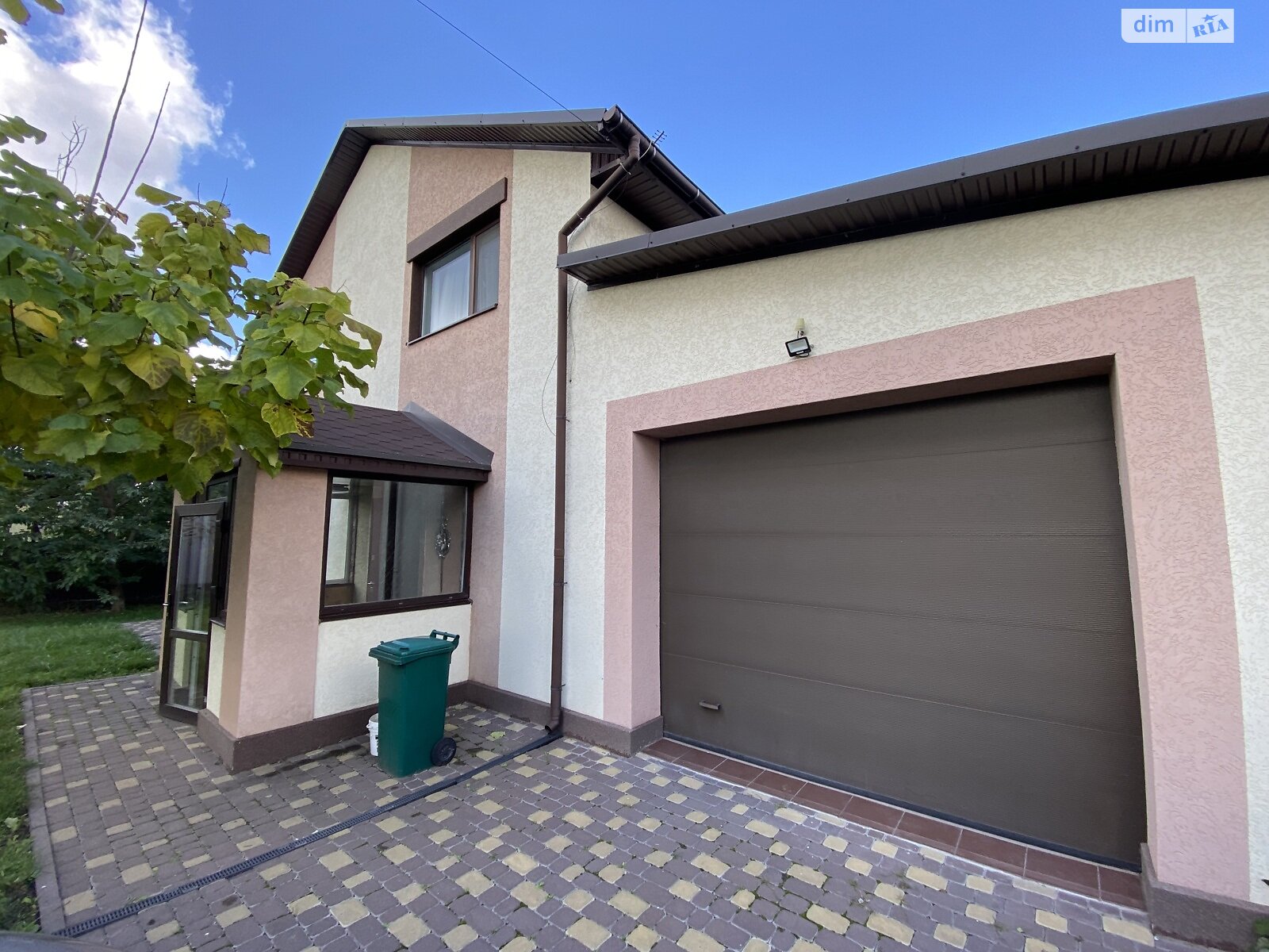 двоповерховий будинок з верандою, 245 кв. м, цегла. Здається помісячно в Агрономічному фото 1 двоповерховий будинок з верандою, 245 кв. м, цегла. Здається помісячно в Агрономічному фото 1