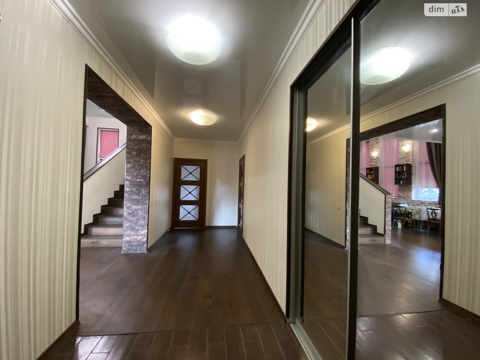 двоповерховий будинок з верандою, 245 кв. м, цегла. Здається помісячно в Агрономічному фото 1 двоповерховий будинок з верандою, 245 кв. м, цегла. Здається помісячно в Агрономічному фото 1